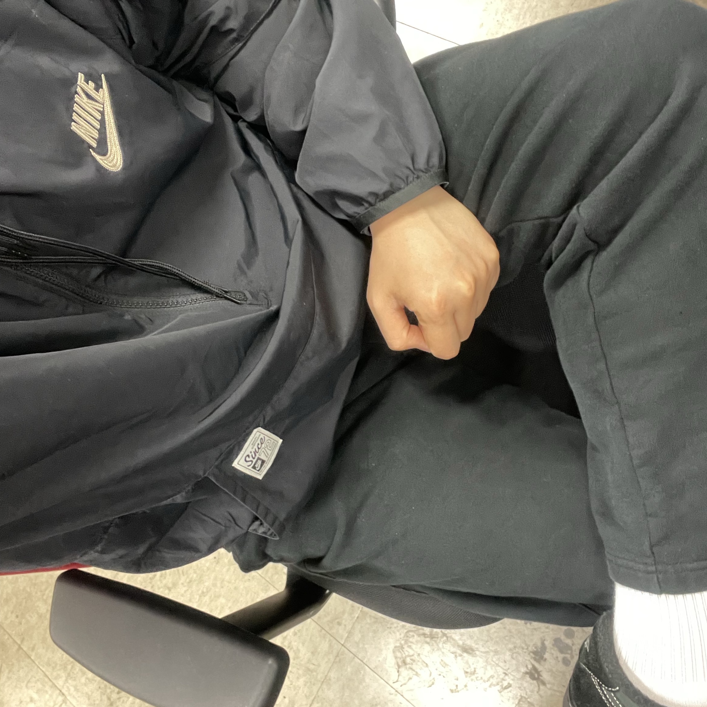 Nike NSW Woven Unlined Anorak Sail, Jordan 1 x Travis Scott Retro Low OG SP Black Phantom 착용 스타일