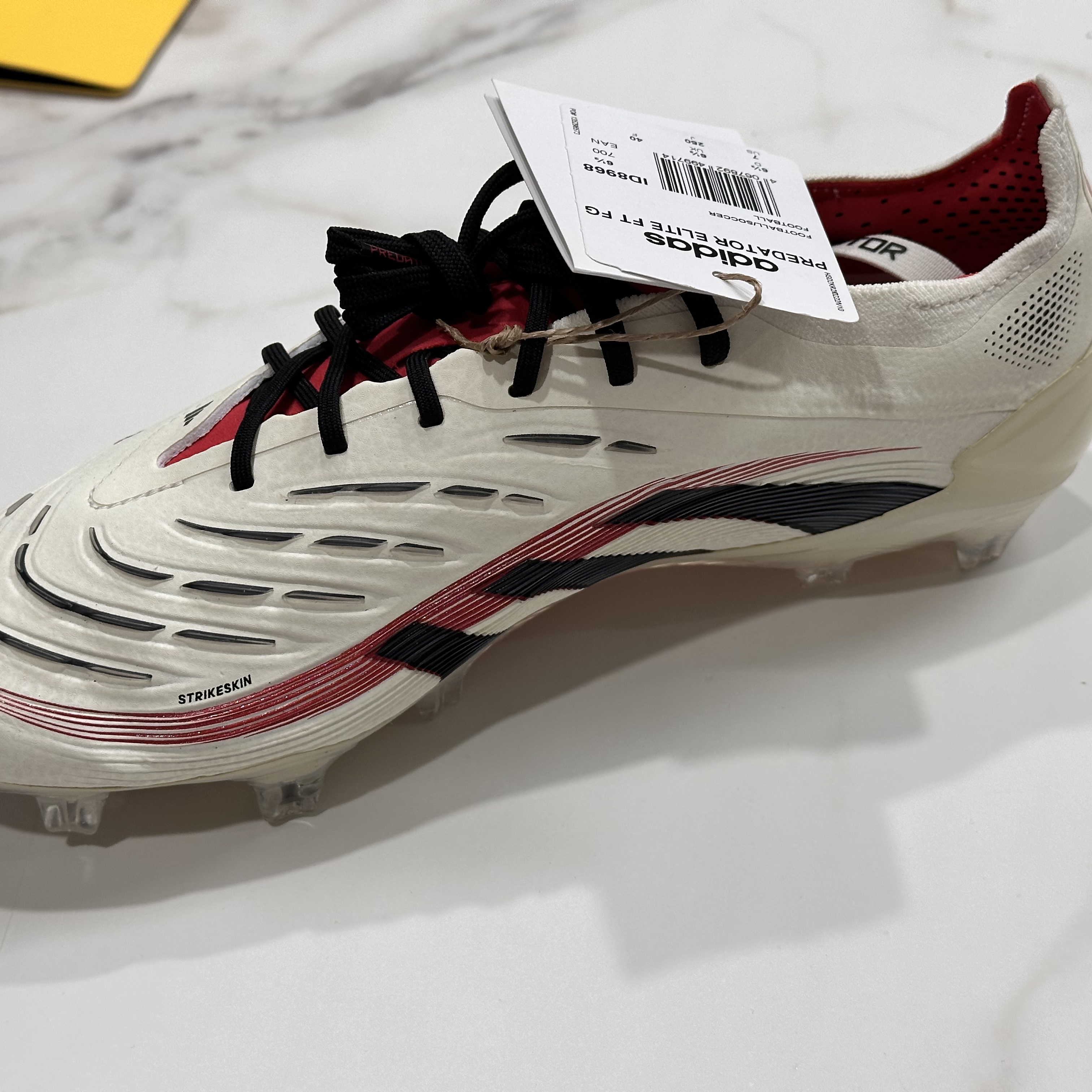 Adidas Predator Elite Foldover Tongue FG Off White Core Black 착용 스타일 - 2