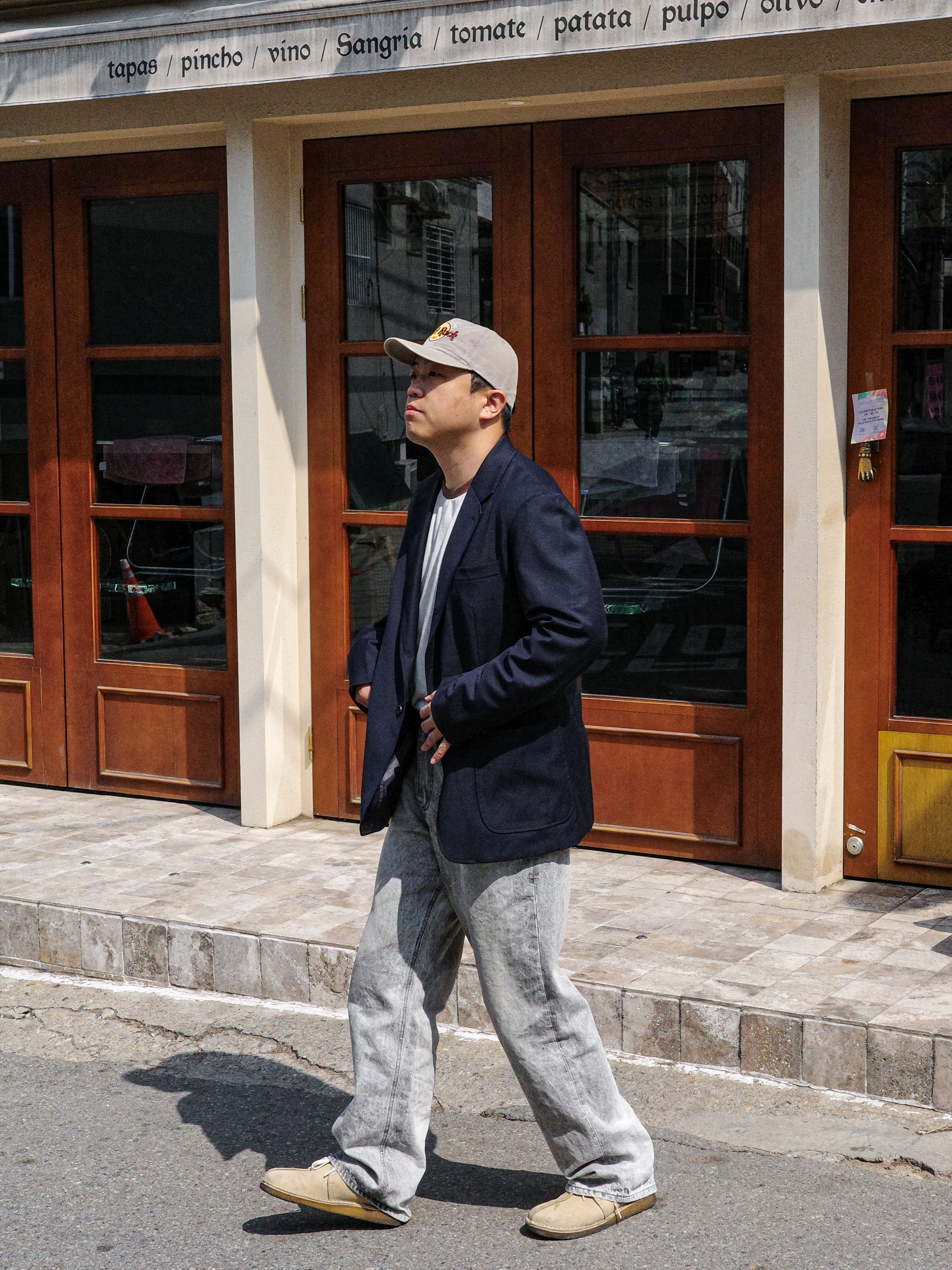 클락스 데저트 트랙 고어텍스 샌드 스웨이드 착용 스타일 - 2