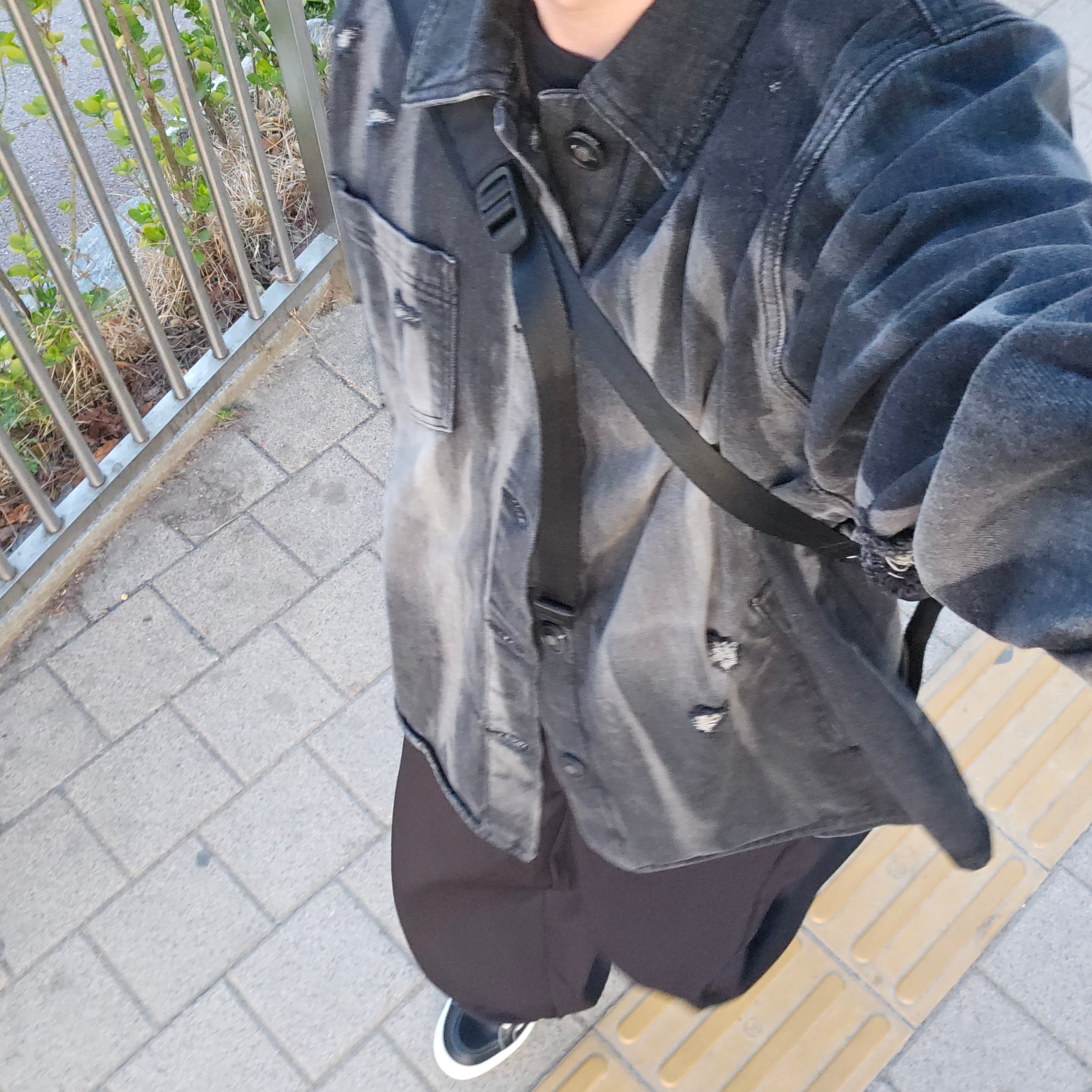 아더에러 루에타 자켓 느와르, 아더에러 바딘 백팩 느와르 착용 스타일 - 1