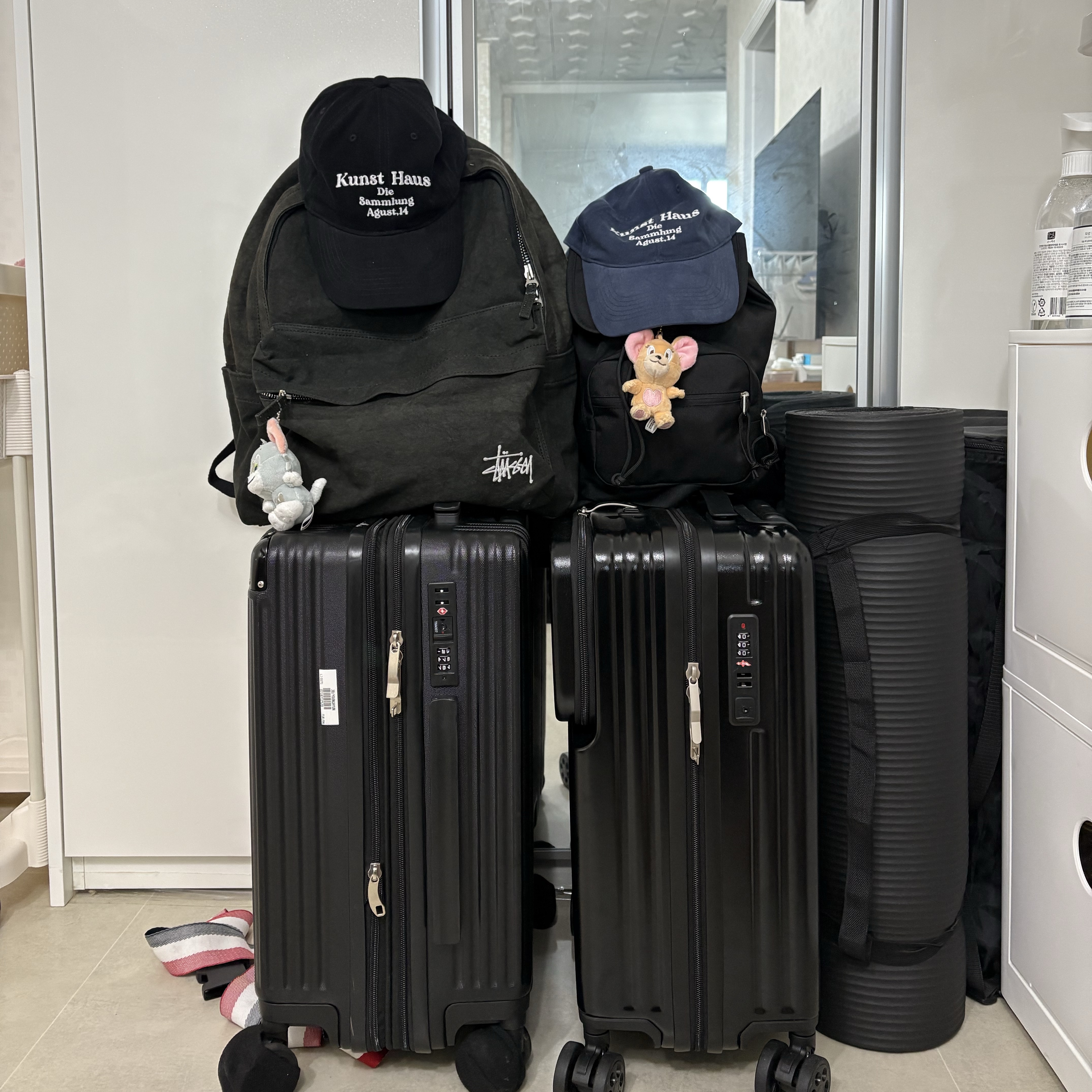 Stussy Canvas Backpack Washed Black, Jansport Highlands Mini Backpack Black 착용 스타일