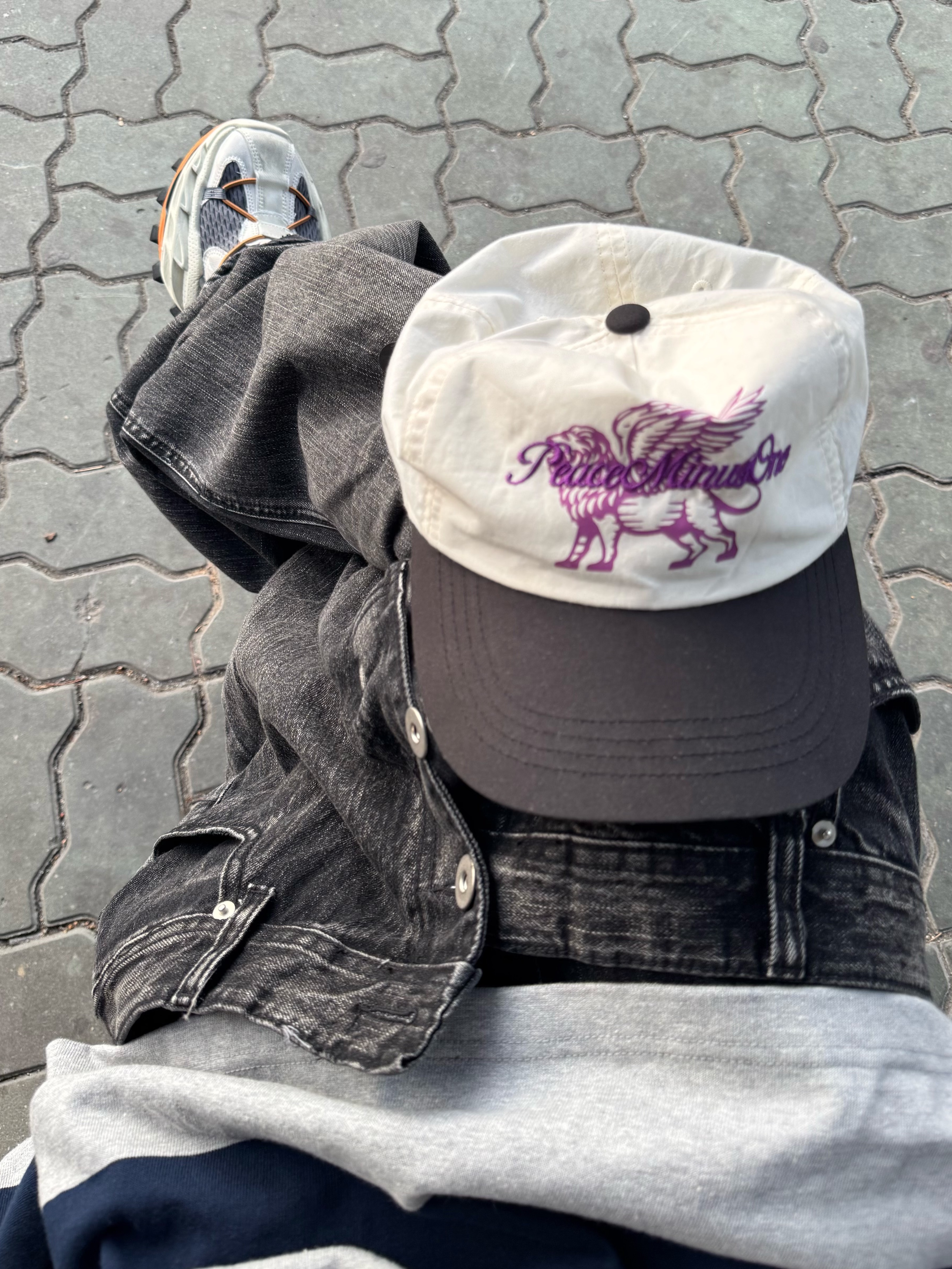 Peaceminusone x Joopiter Five-Panel Baseball Cap White Purple, Balenciaga Hike Sneakers Beige Orange 착용 스타일 - 6