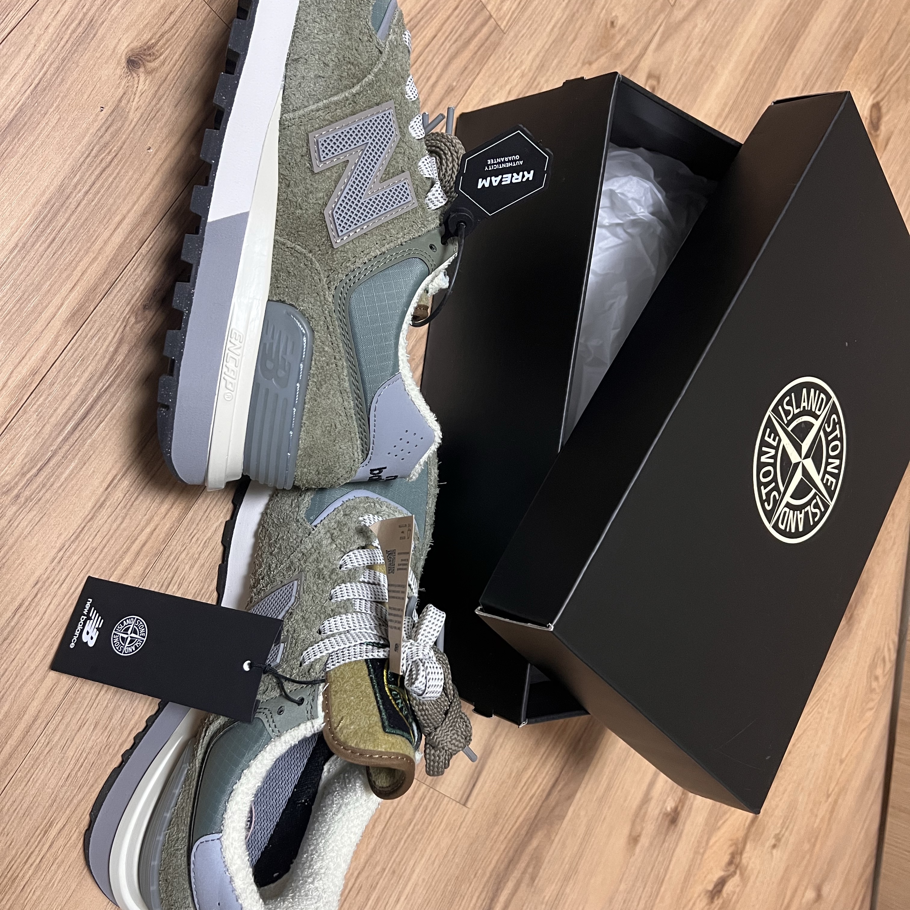 New Balance x Stone Island 574 Legacy Green, IAB Studio Socks White (5 Pack) 착용 스타일 - 2