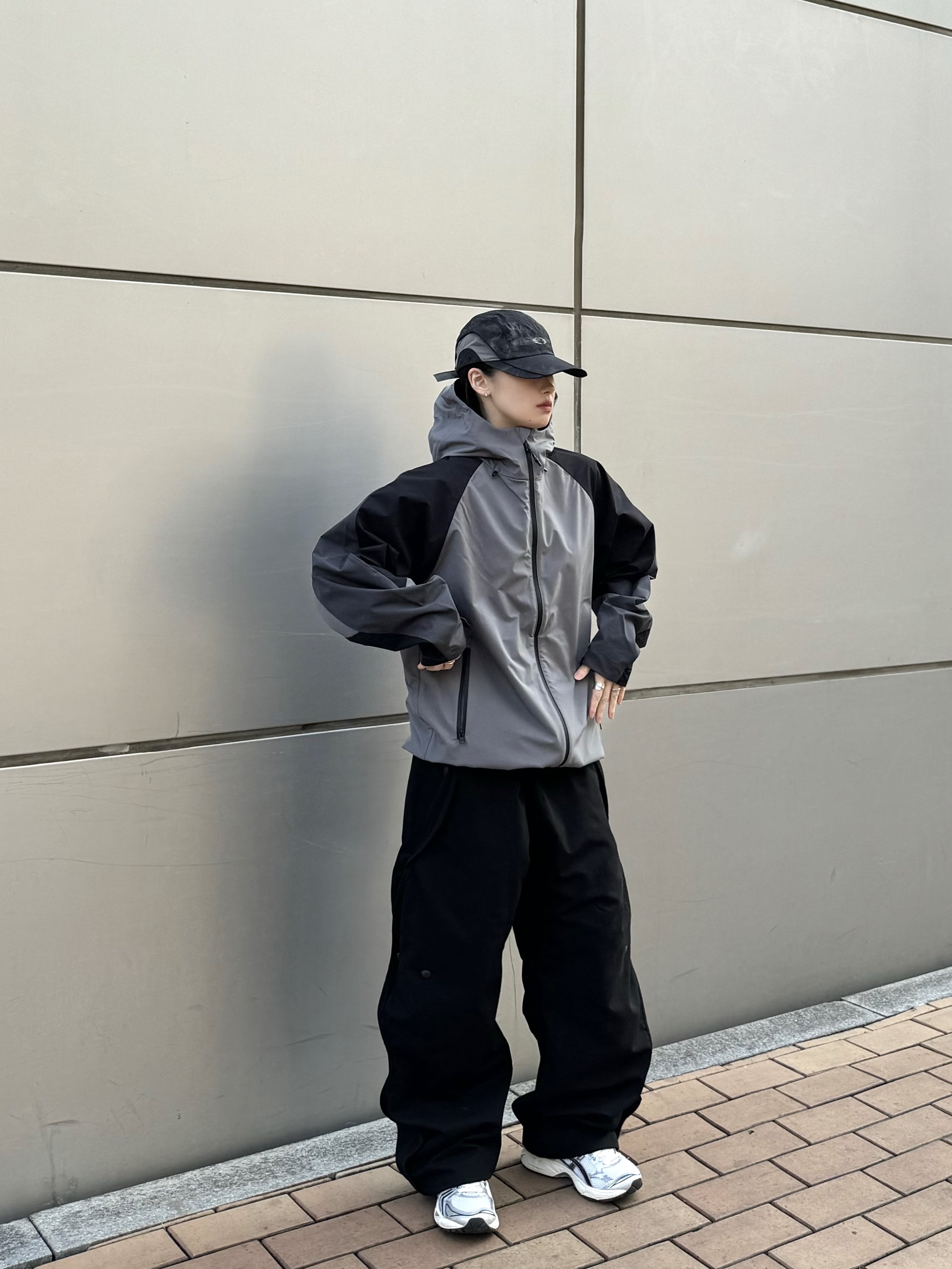 Sansan Gear Wave Pants Black - 22FW, Asics x JJJJound Gel-Kayano 14 Silver Black 착용 스타일 - 2