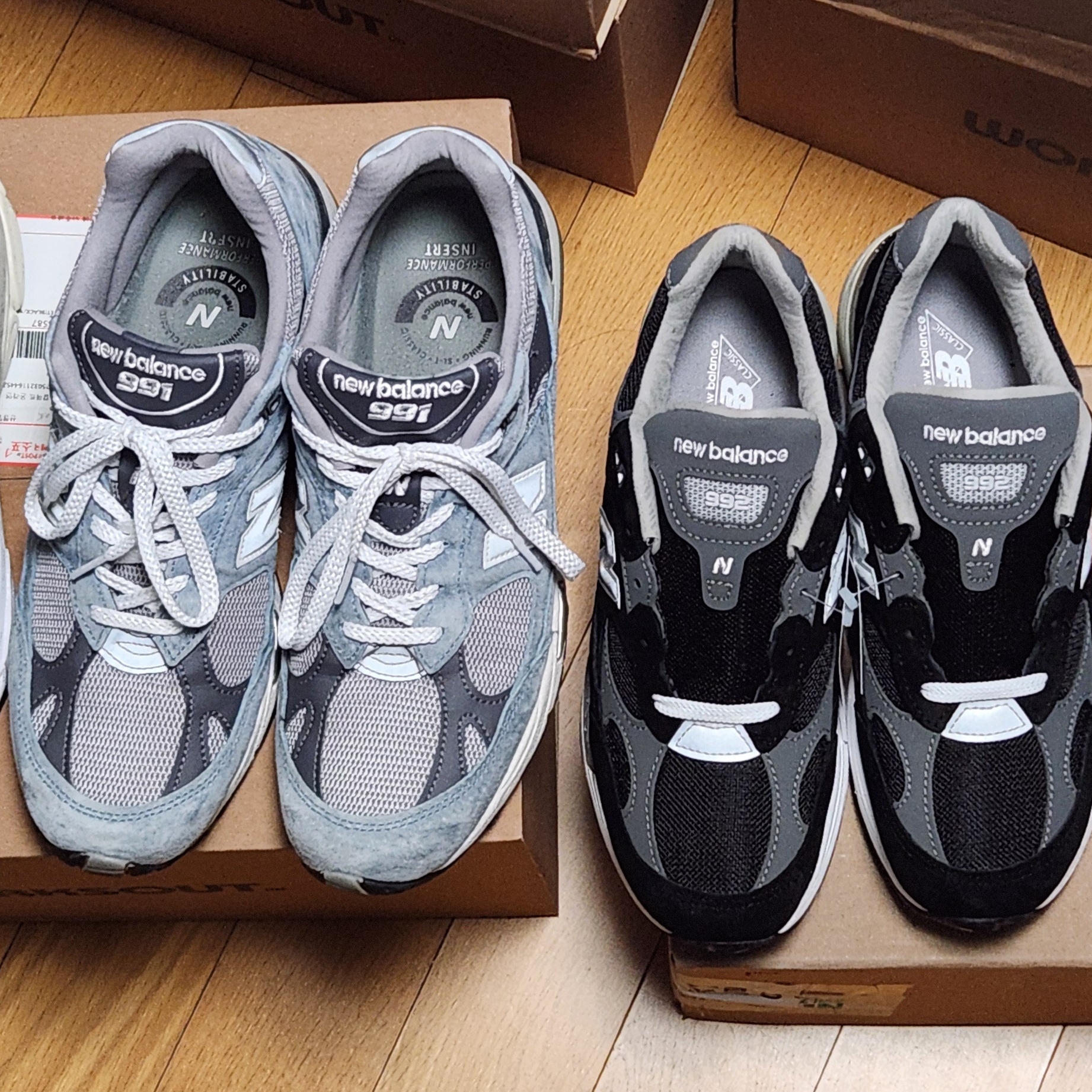 New Balance 991 Made in UK Dusty Blue, New Balance 992 Made in USA Core Black Grey 착용 스타일