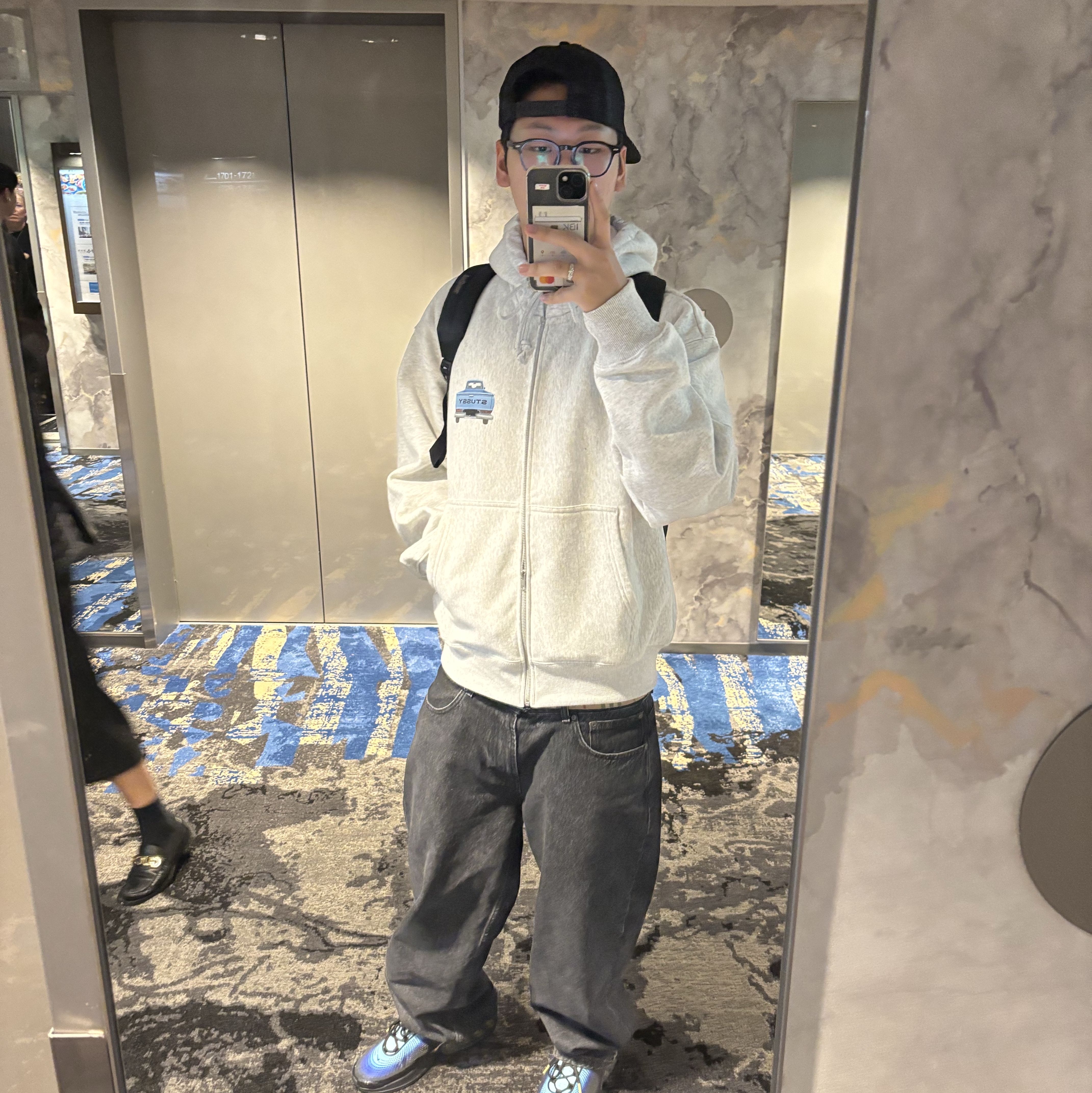 스투시 픽업 집 후드 애쉬 헤더, 나이키 에어맥스 Dn SE 스카이 블루 카모이스 하이퍼 블루 착용 스타일