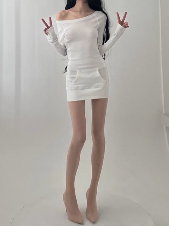 본네 오프숄더 미니 드레스 화이트 착용 스타일