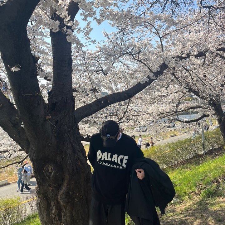 Palace x Thrasher Knit Black - 24SS, Maison Kitsune x Ader Error Meditation Fox Cap Black 착용 스타일 - 2