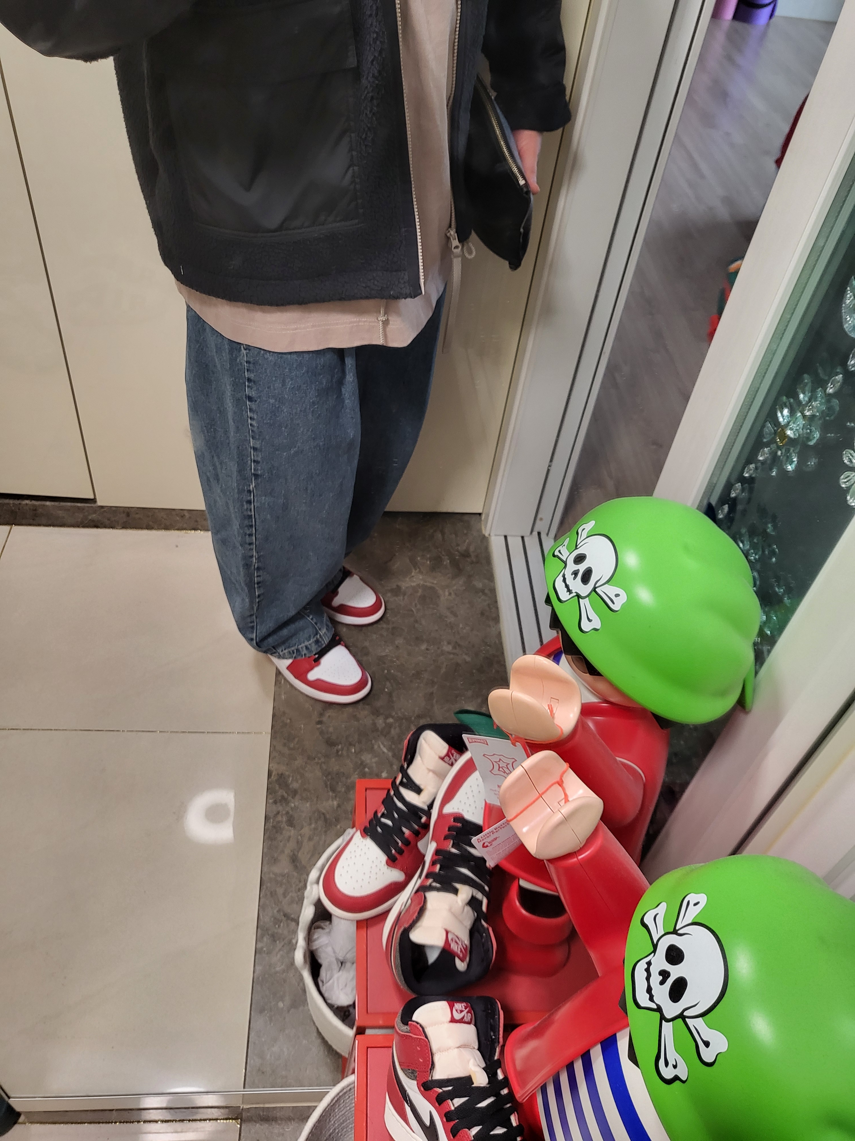 이지 갭 엔지니어드 바이 발렌시아가 도브 롱슬리브 티셔츠 베이지, (W) 조던 1 로우 화이트 짐레드 착용 스타일