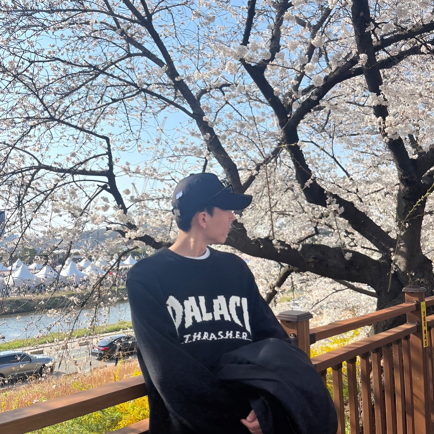Palace x Thrasher Knit Black - 24SS, Maison Kitsune x Ader Error Meditation Fox Cap Black 착용 스타일 - 1
