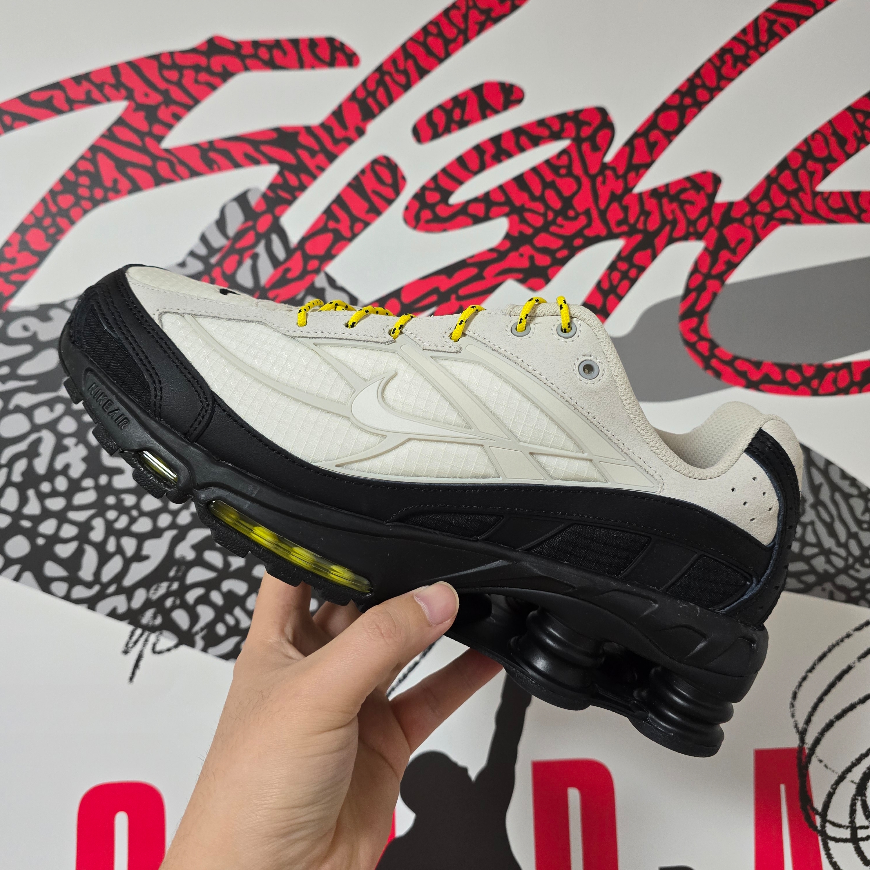 Nike Shox Ride 2 Black and Phantom 착용 스타일