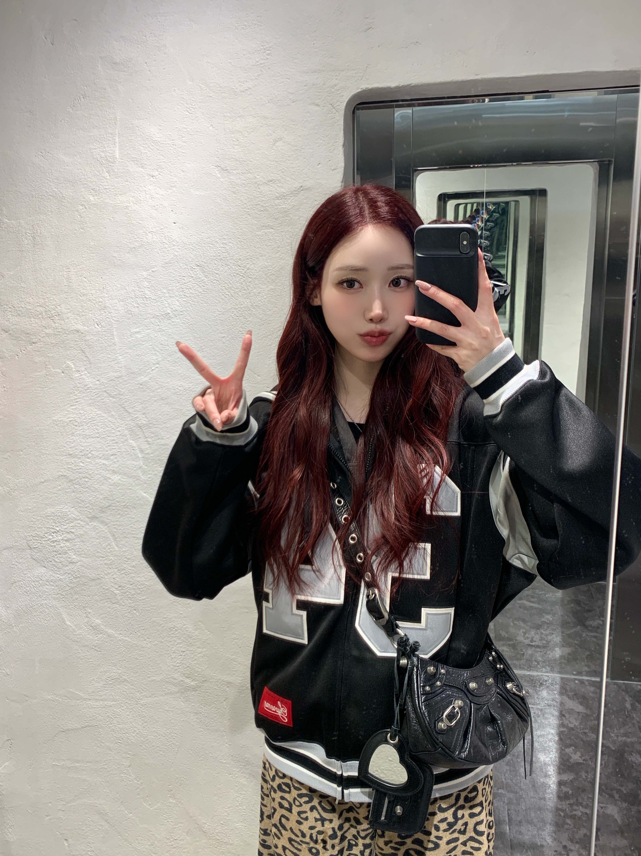 Supreme Football Zip Up Hooded Sweatshirt Black - 24SS, Balenciaga Arena Lambskin Le Cagole XS Shoulder Bag Black 착용 스타일