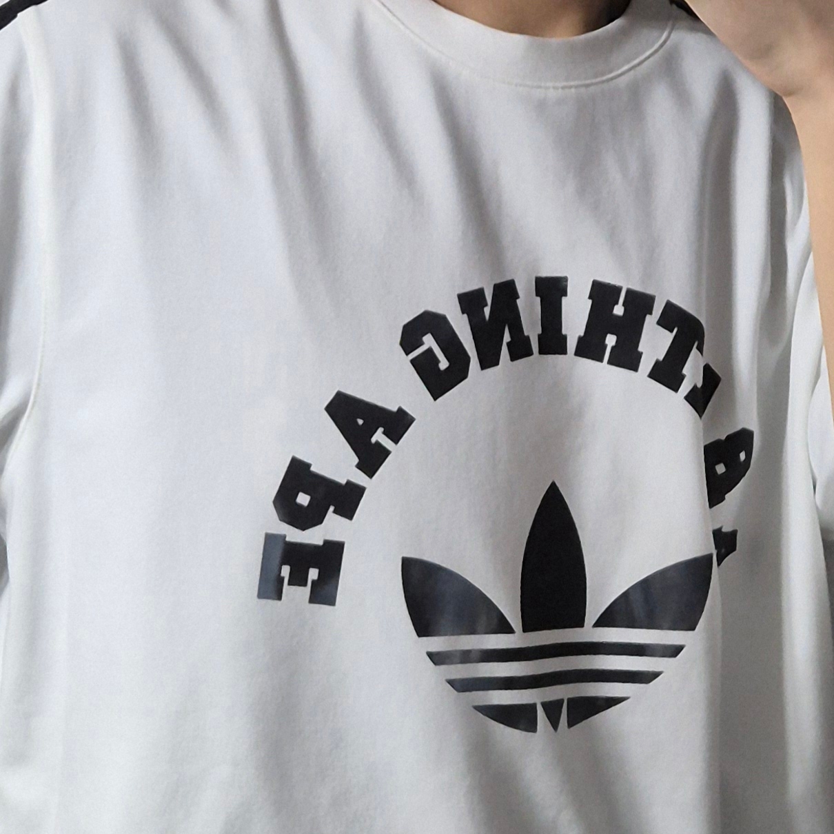 Adidas x BAPE T-Shirt White - KR Sizing 착용 스타일 - 4