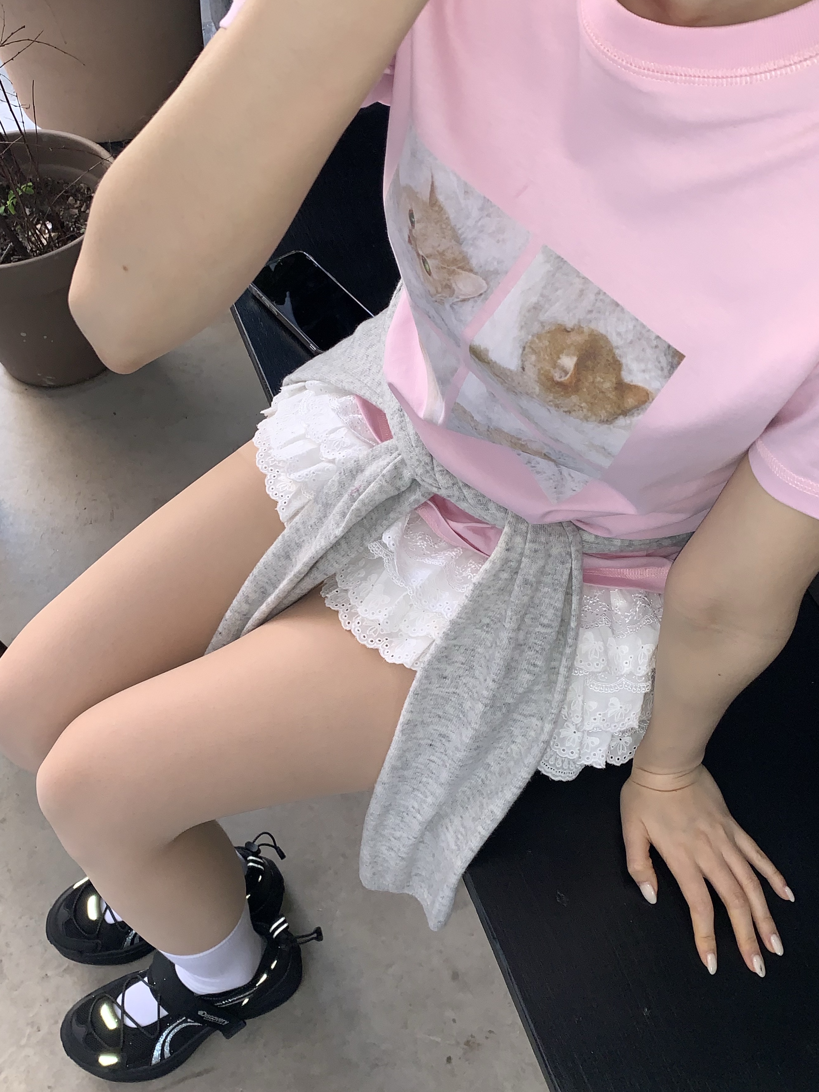 김미더영 러브캣 티셔츠_S  핑크, 젠틀 몬스터 다다 01 블랙 착용 스타일 - 4