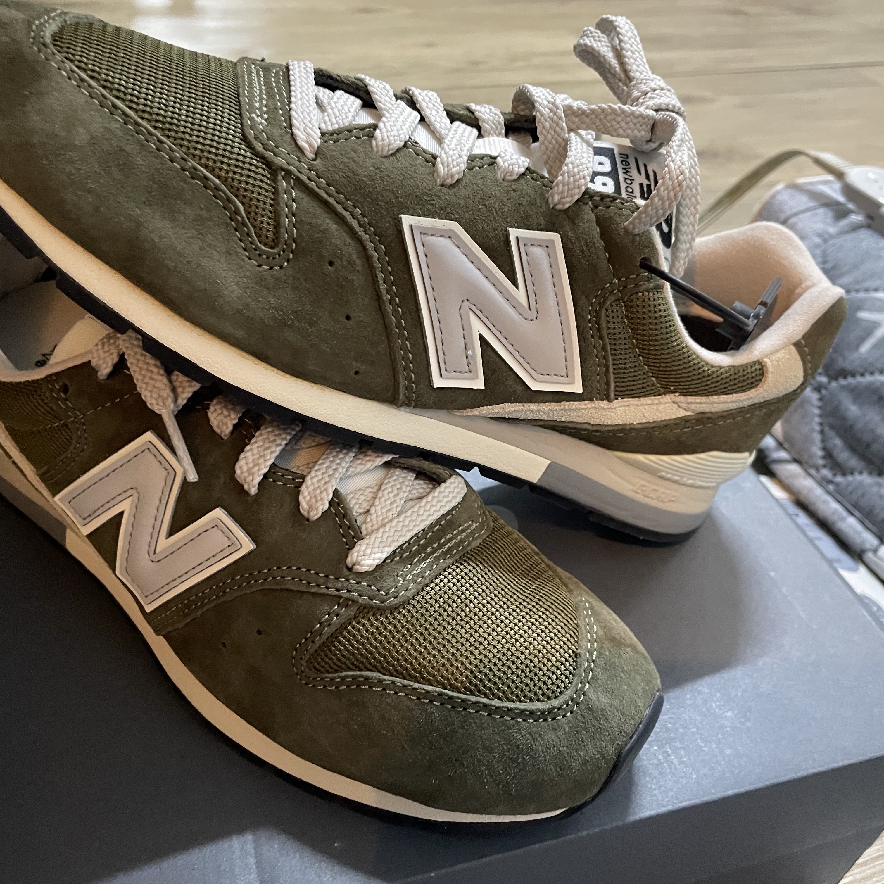 New Balance 996 Dark Green 착용 스타일