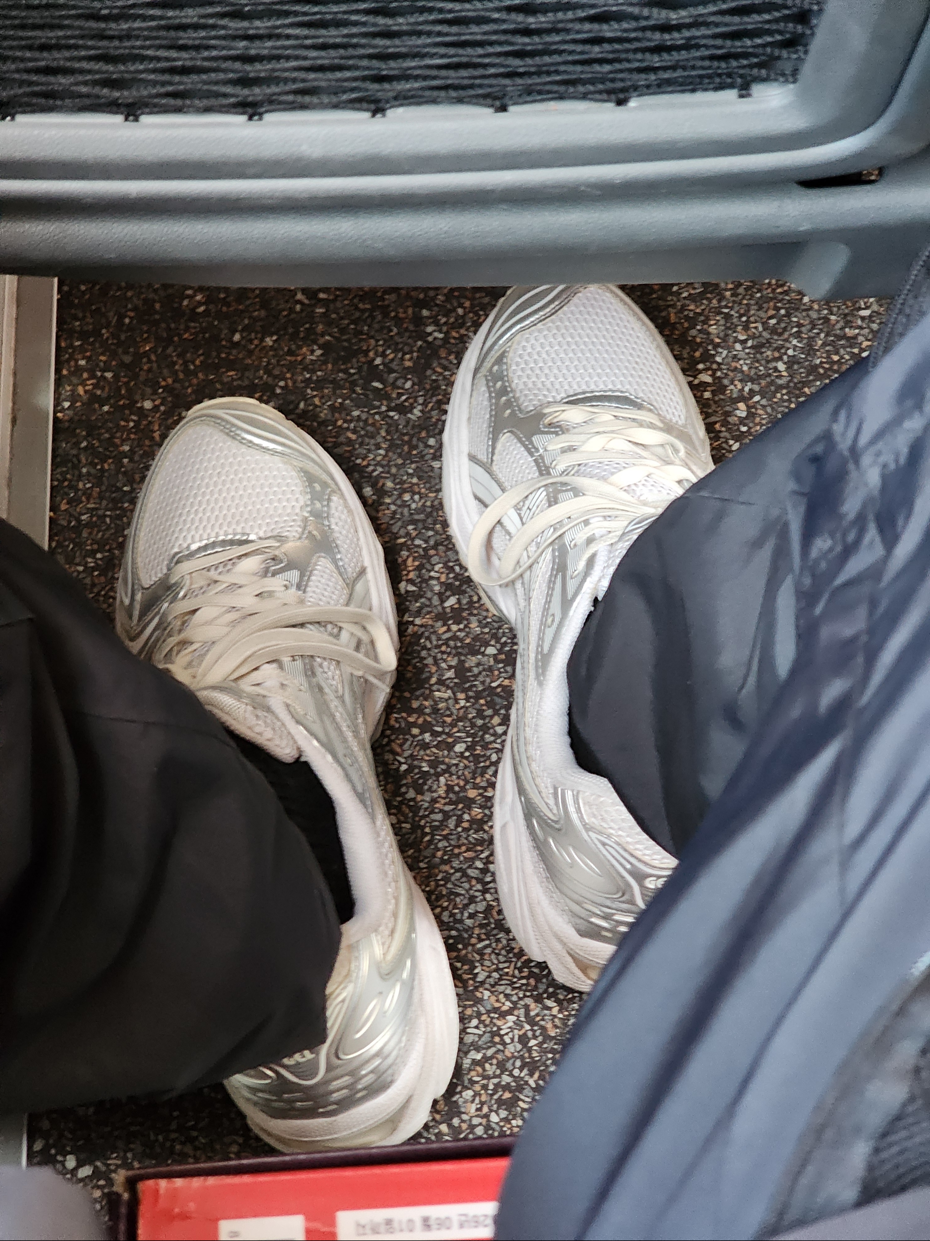 Asics x JJJJound Gel-Kayano 14 Silver White 착용 스타일