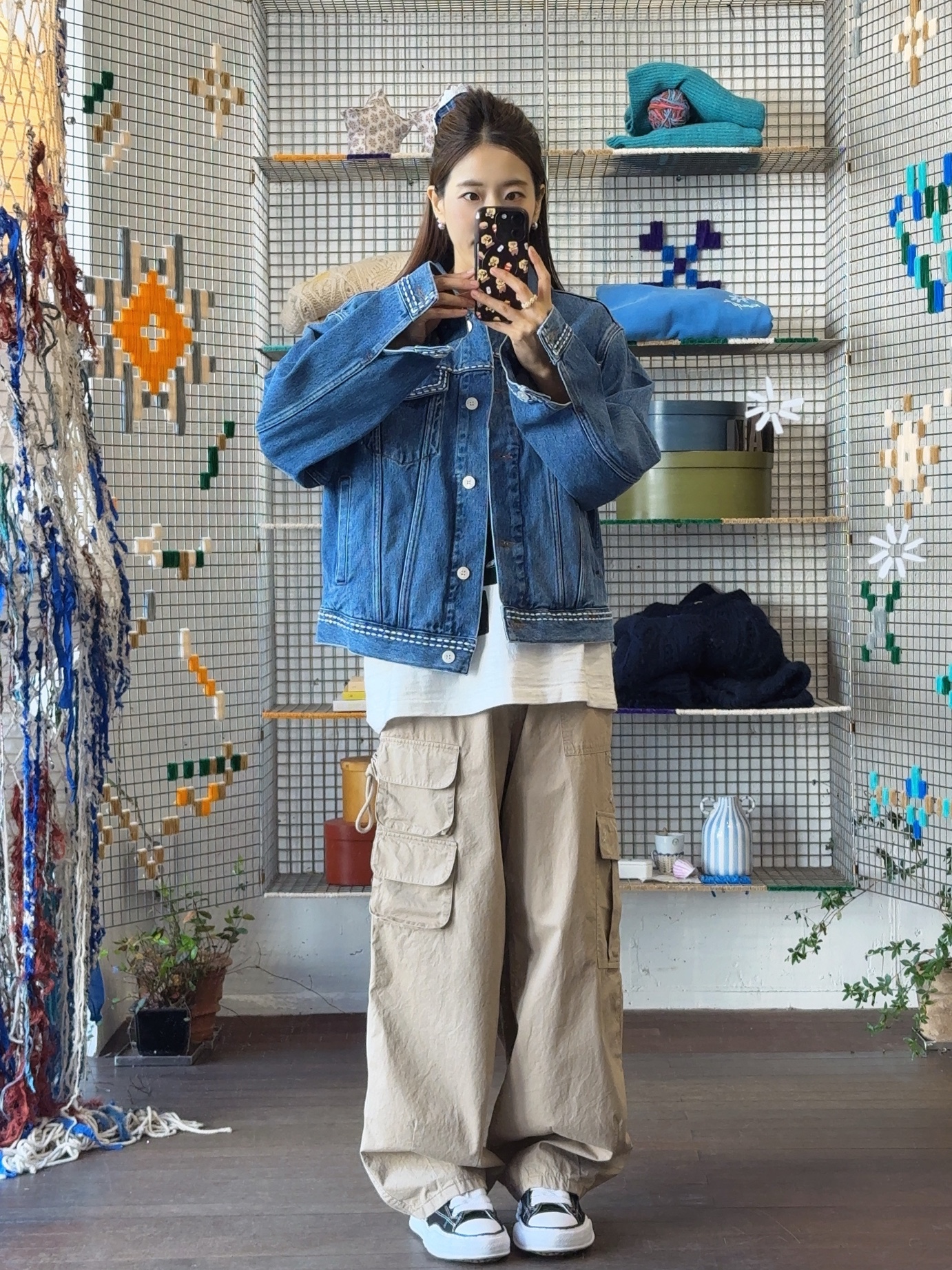 Fritur Kyoto Cargo Pants Beige_F251PT01, Maison Mihara Yasuhiro Peterson OG Sole Canvas Low Sneakers Black 착용 스타일 - 3