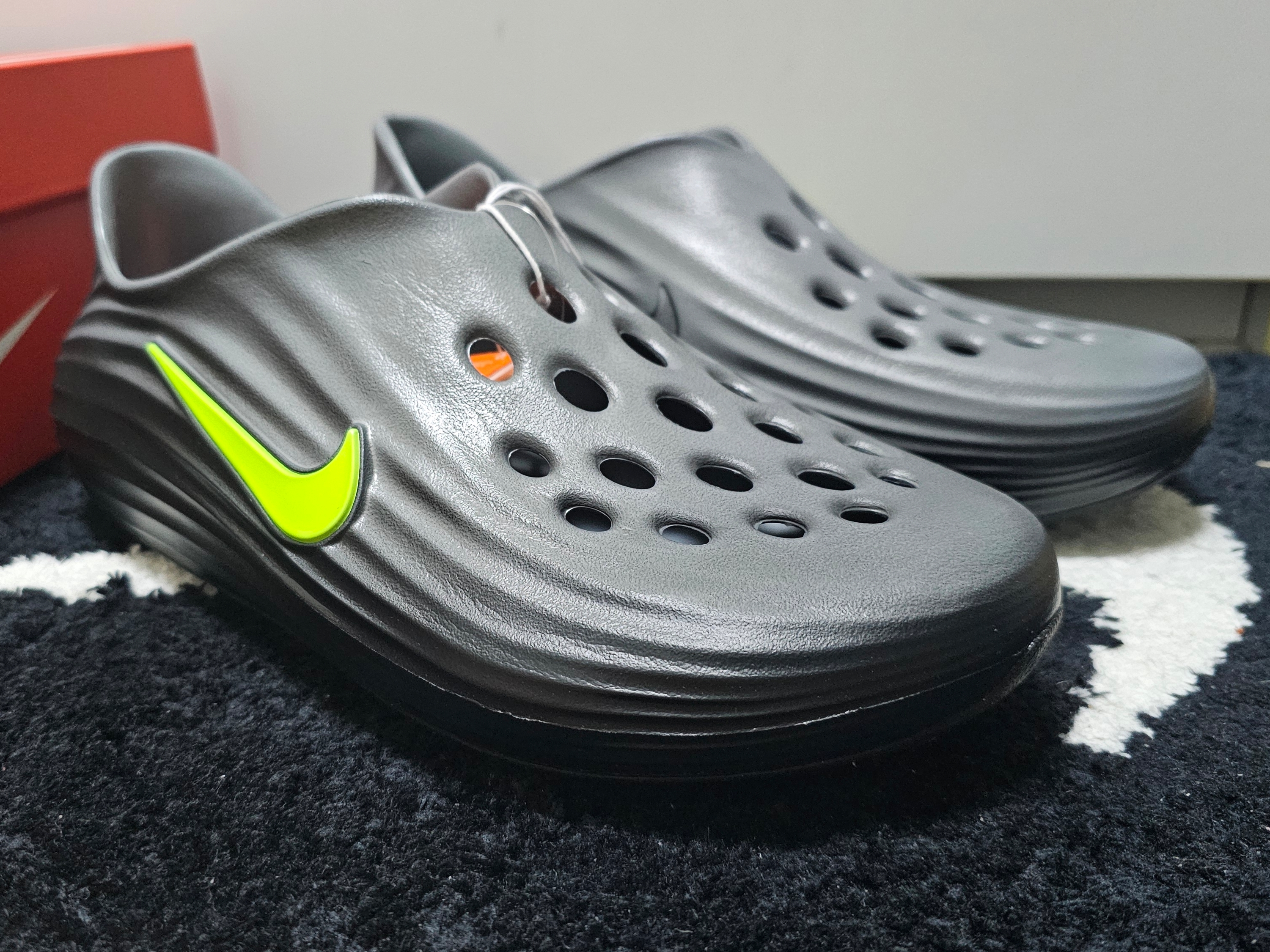 Nike ReactX Rejuven8 Black Cool Grey 착용 스타일 - 1