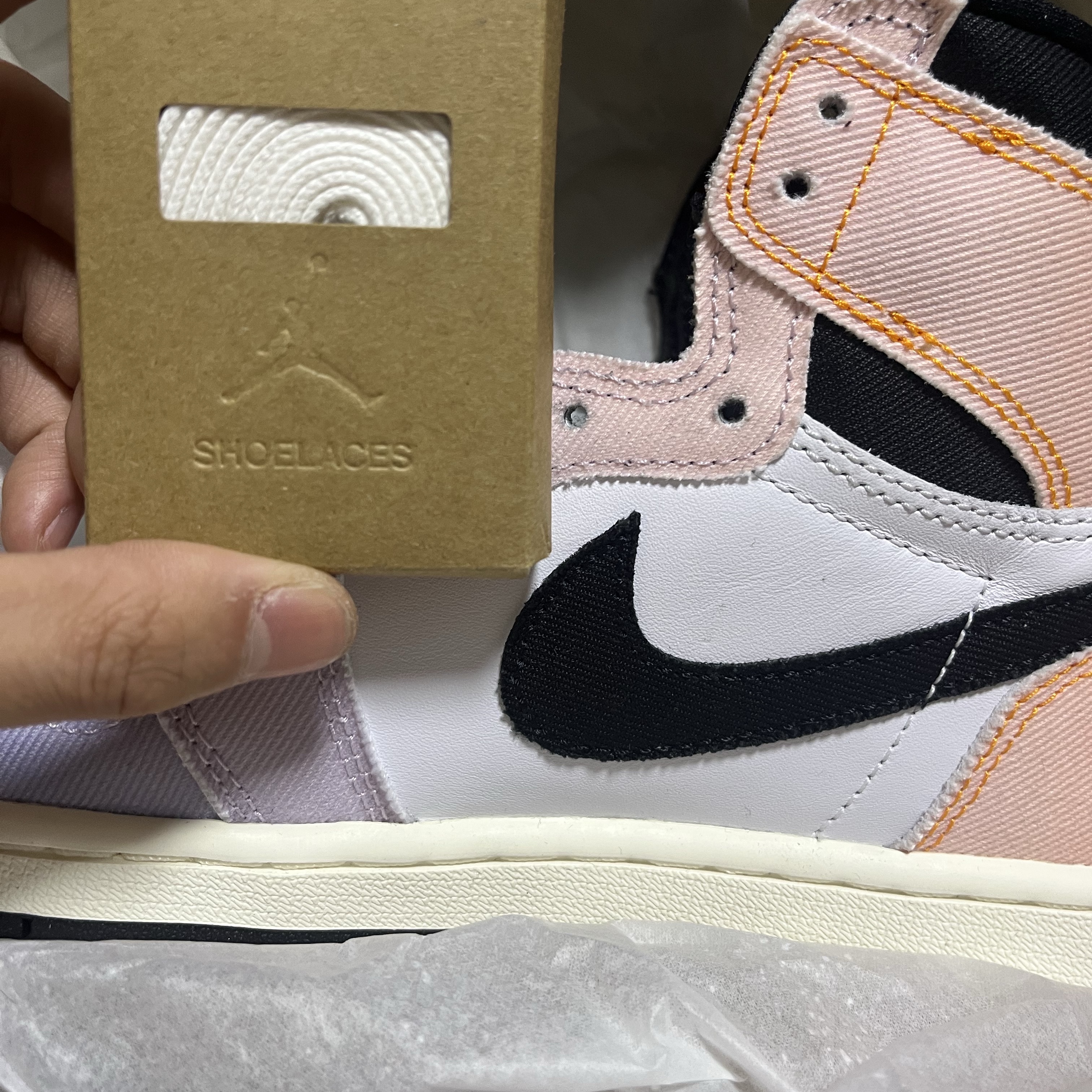 Jordan 1 Retro High OG Multi Color 착용 스타일 - 8