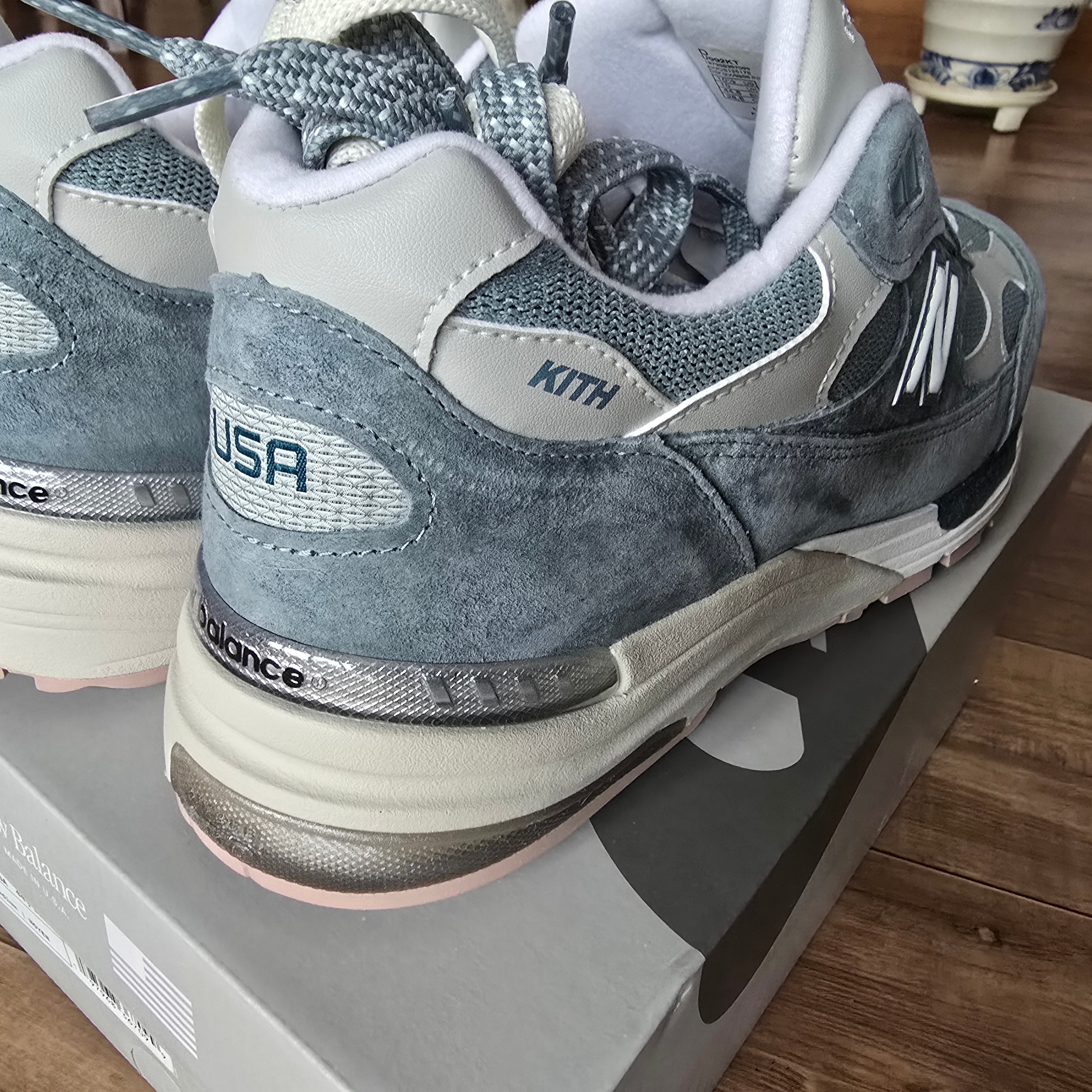 New Balance x Kith 992 Made in USA Aegean Blue Oyster 착용 스타일 - 2