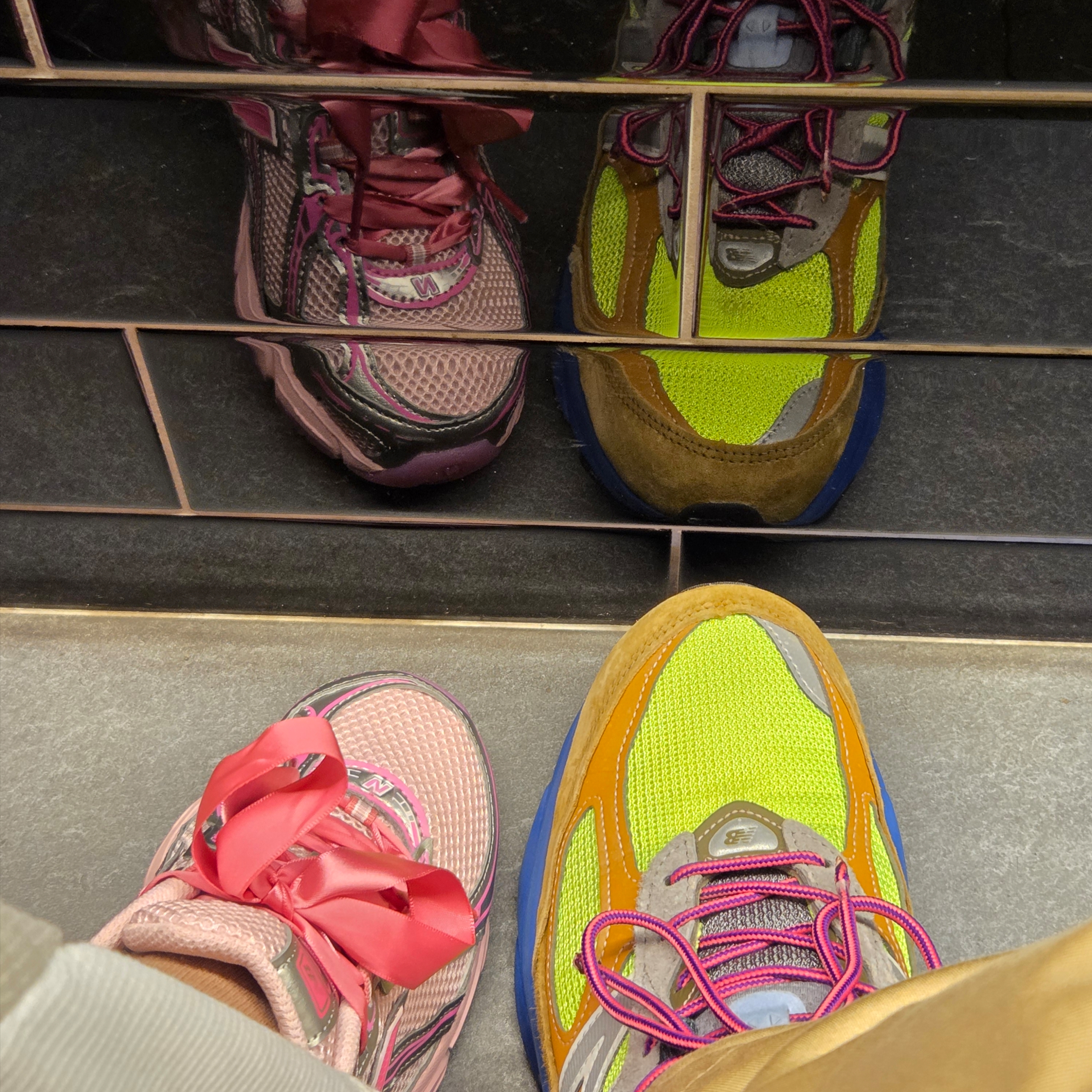 New Balance x Action Bronson 990v6 Made in USA Baklava Multi, New Balance x Atmos 740 Pink Vacation 착용 스타일