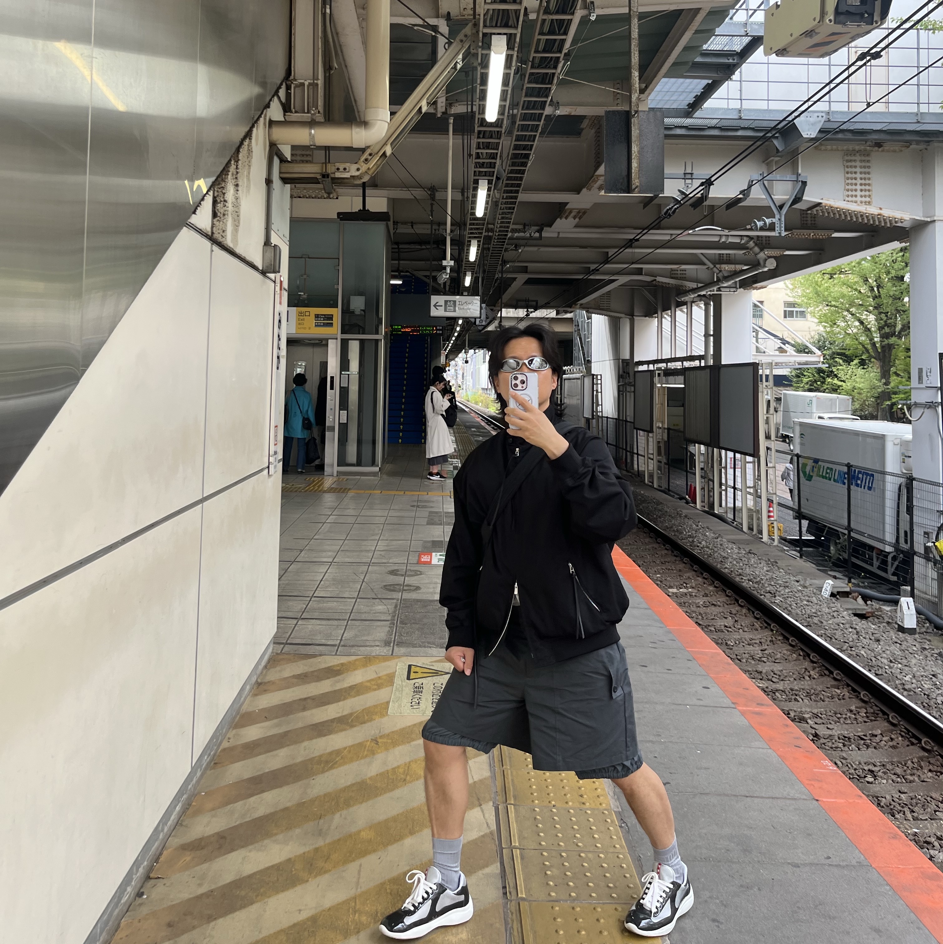 Post Archive Faction (Paf) 8.0 Bomber Center Black, Gentle Monster x Maison Margiela MM202 Silver Gray 착용 스타일