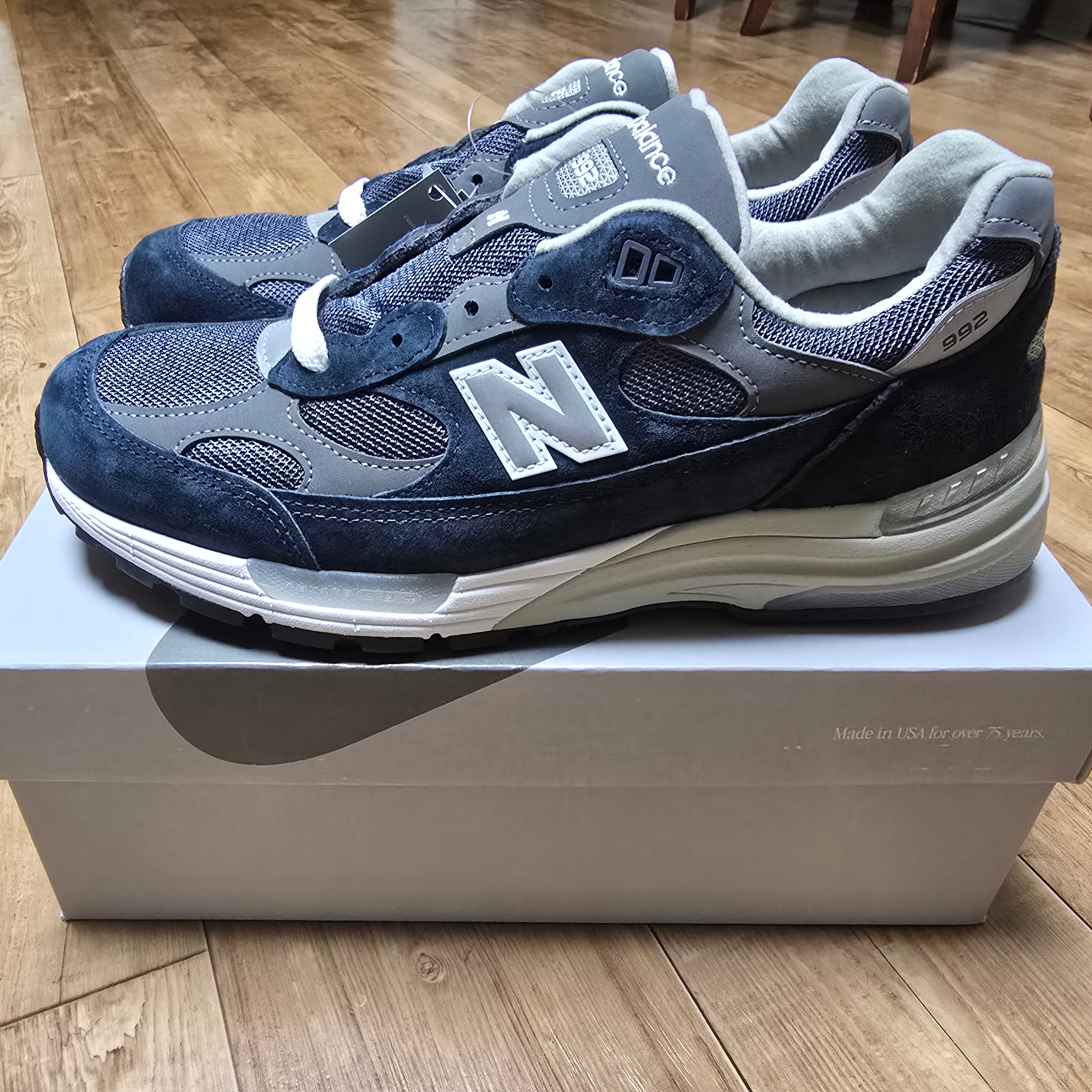 New Balance 992 Made in USA Core Navy 착용 스타일