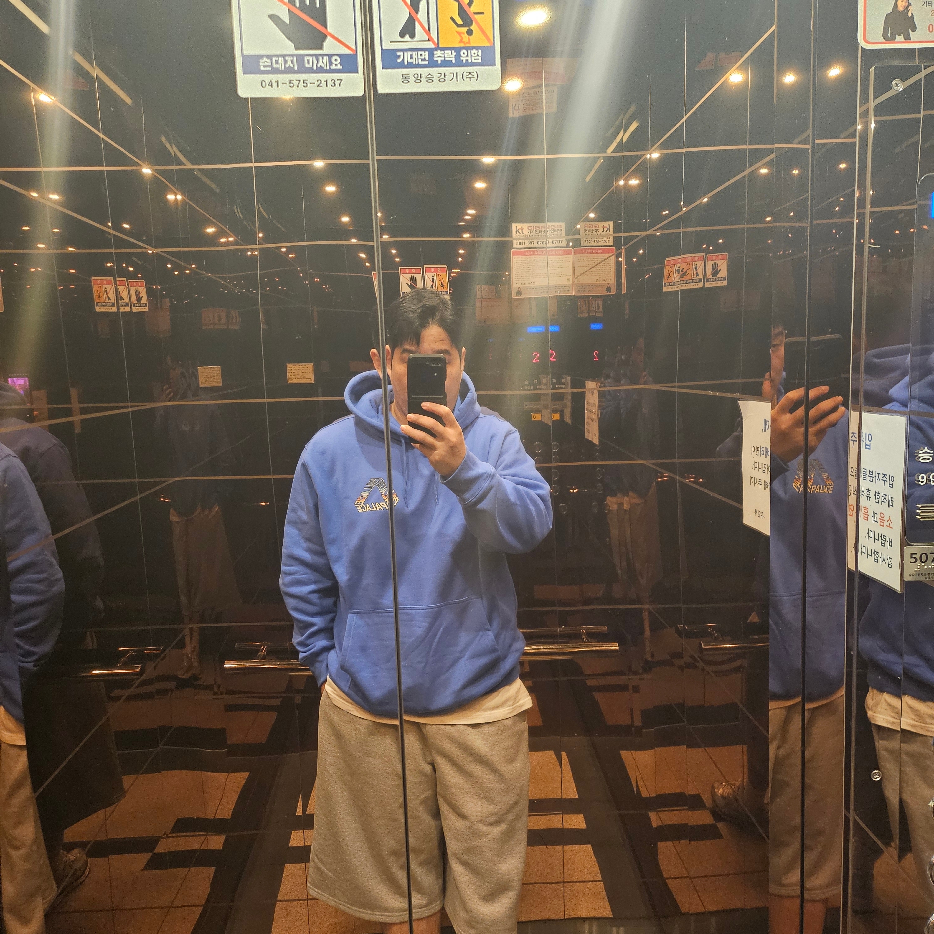 Palace Chrome P3 Hood Palatial Blue - 24SS 착용 스타일