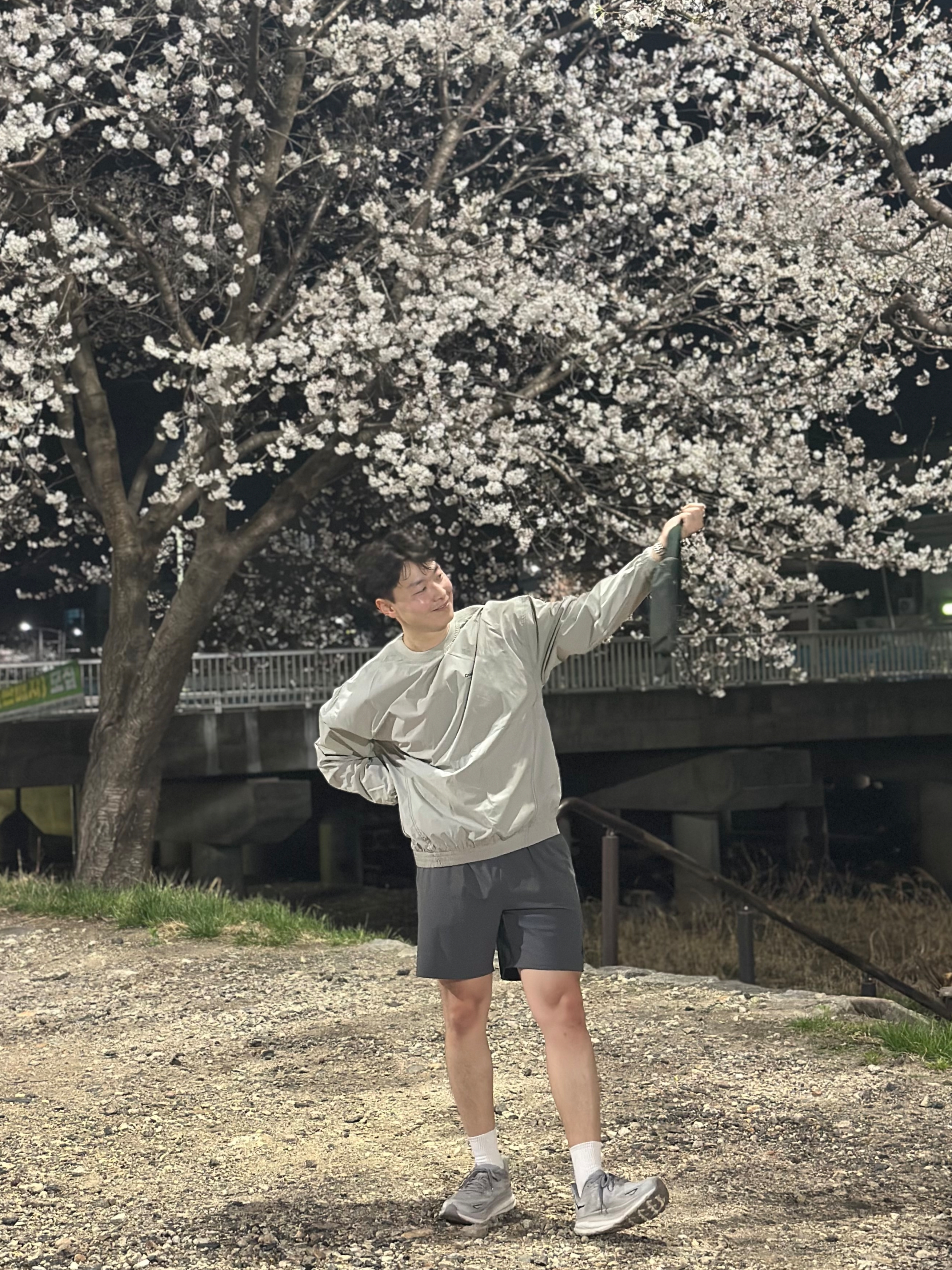 호카 클리프톤 9 하버 미스트 블랙 - 와이드 착용 스타일 - 2