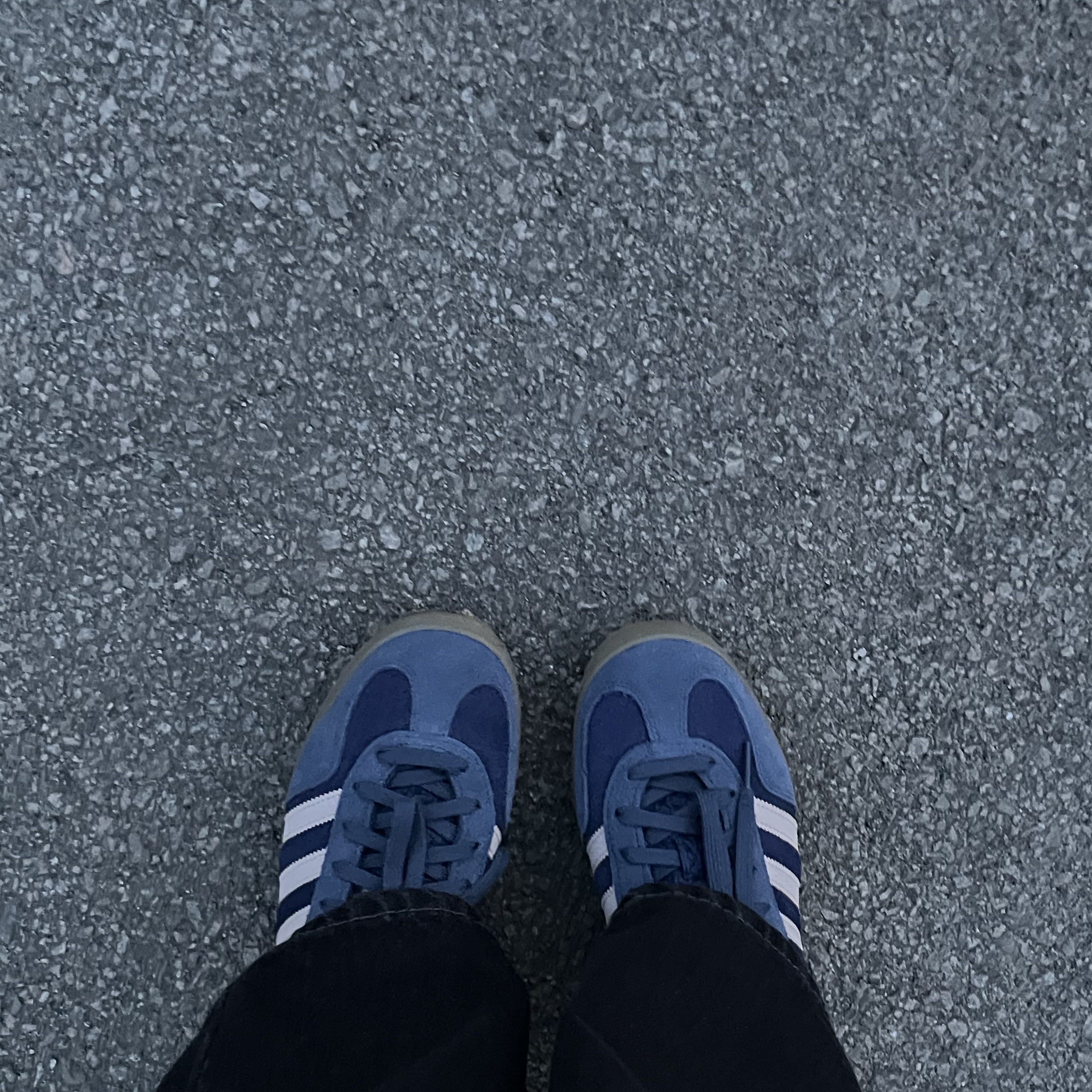 Adidas Gazelle Indoor Dark Blue Bliss Orange 착용 스타일 - 1