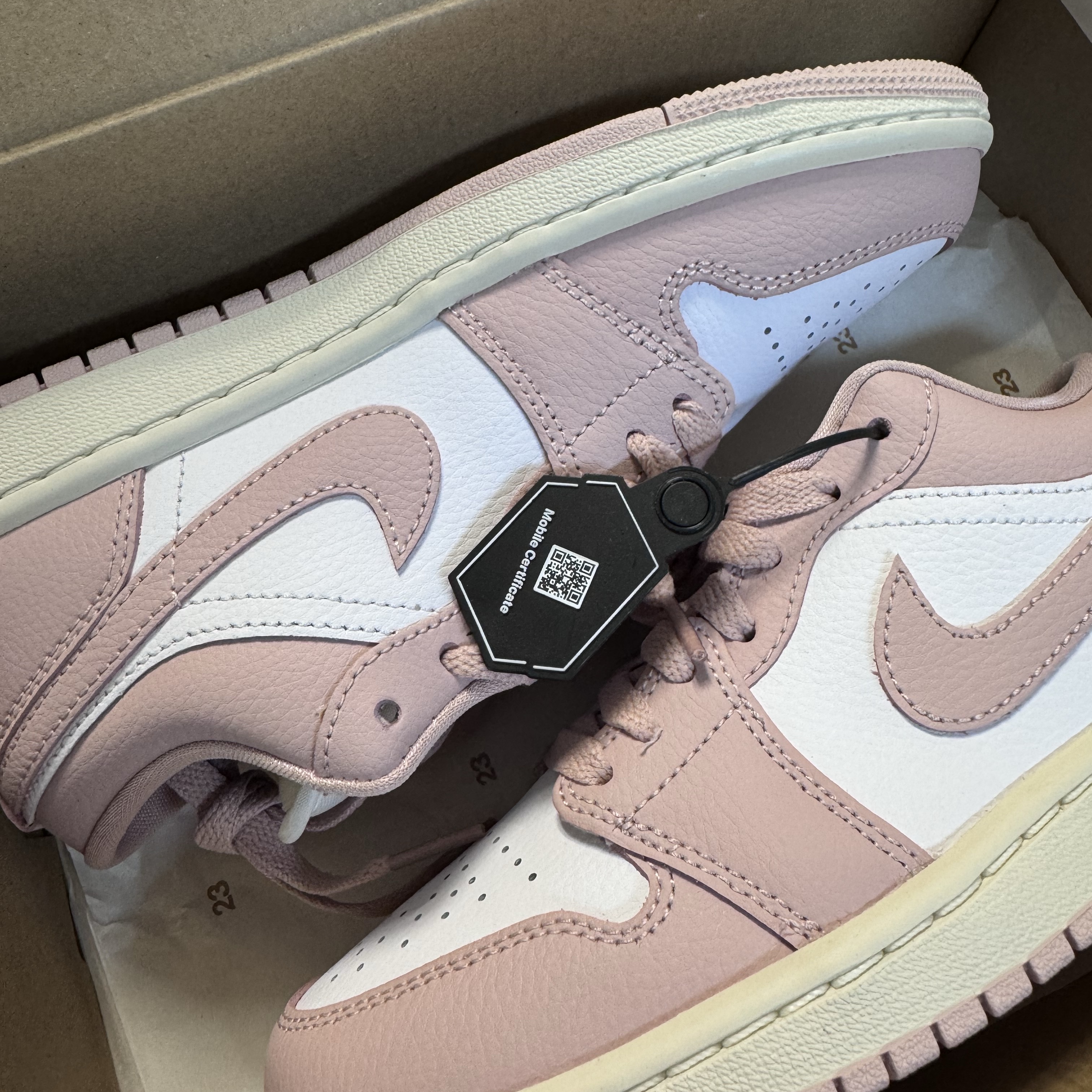 (W) Jordan 1 Low White Pink Oxford 착용 스타일