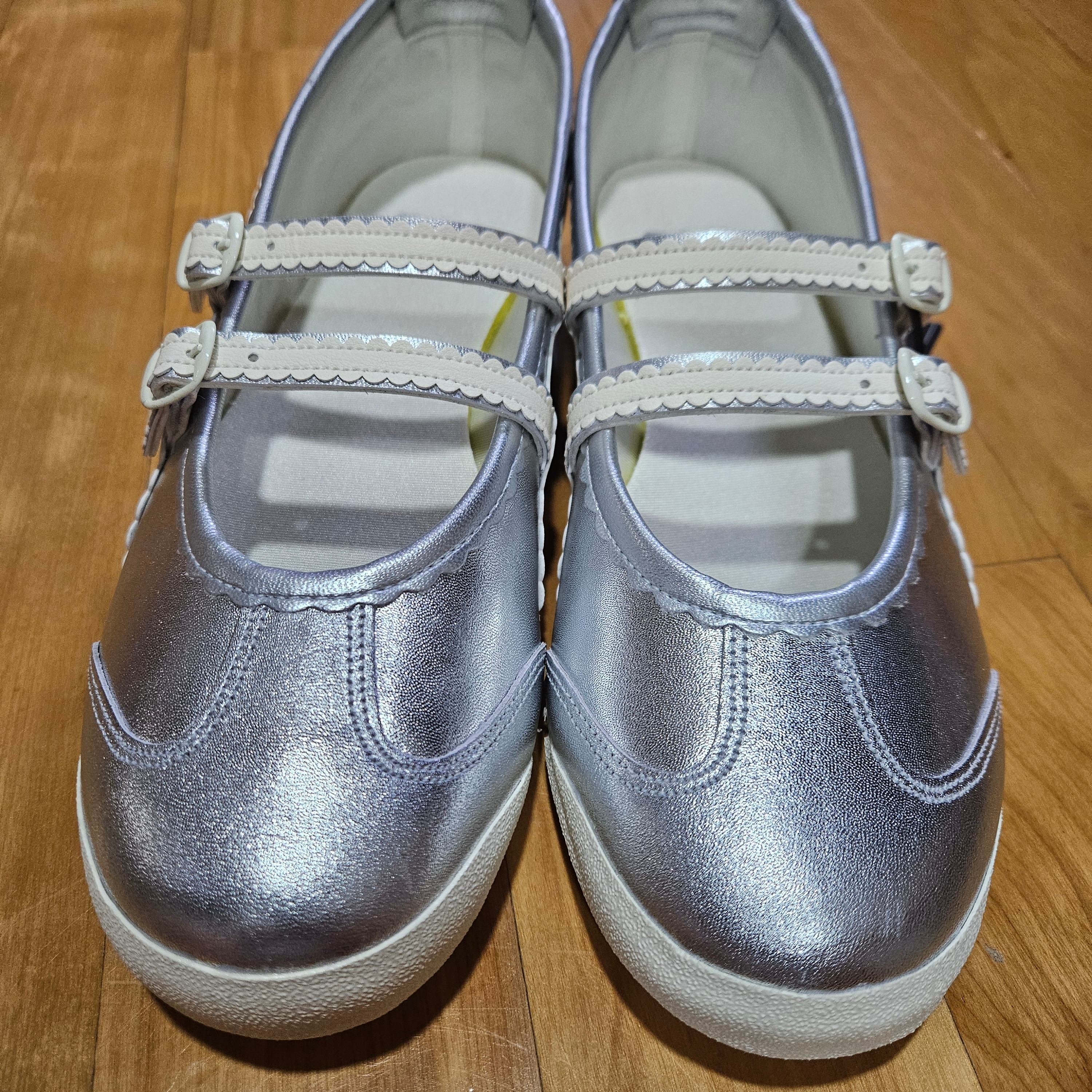(W) Onitsuka Tiger Mexico 66 TGRS Silver Cream 착용 스타일 - 3