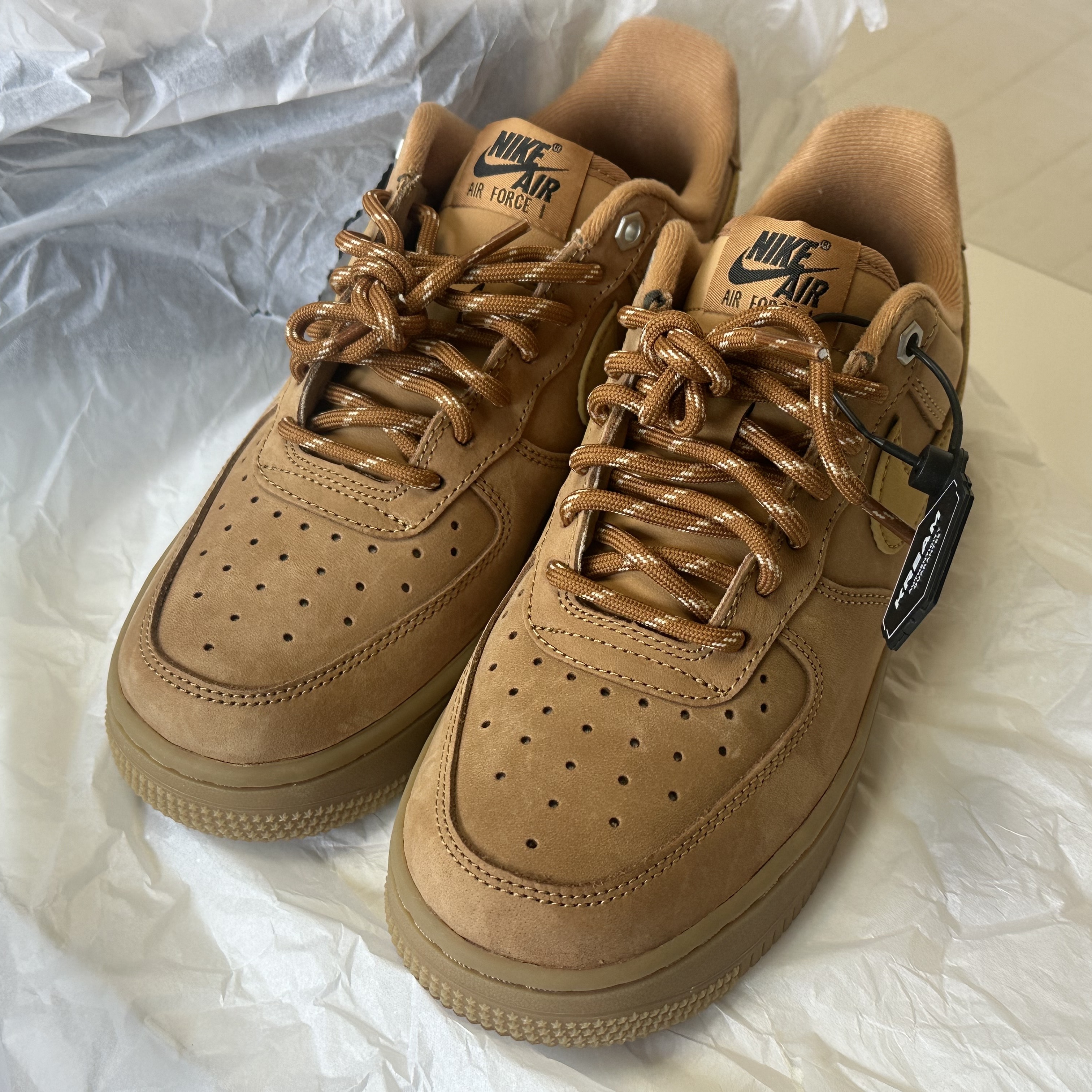 (W) Nike Air Force 1 '07 WB Flax Wheat 착용 스타일