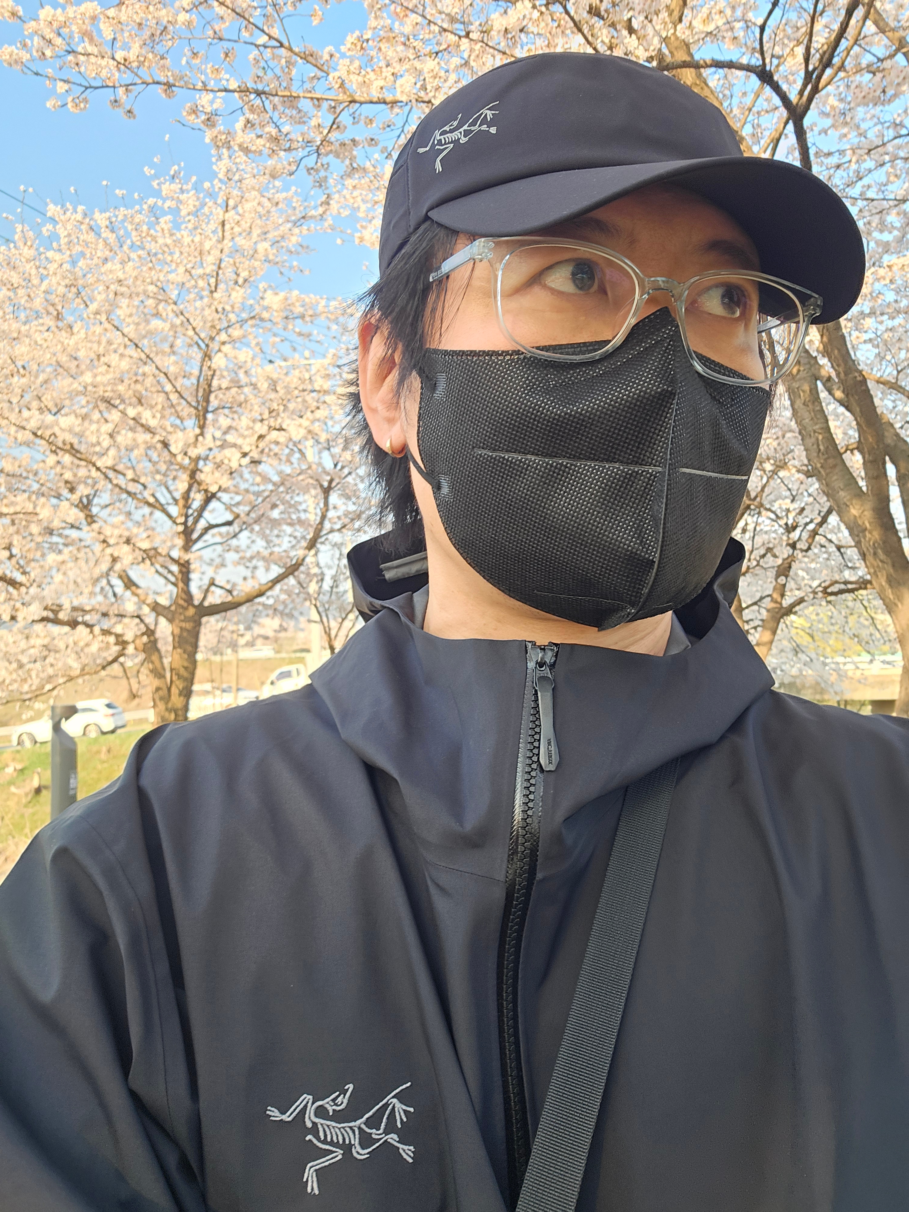아크테릭스 칼버스 캡 블랙, 푸마 x 센트럴 세인트 마틴스 퓨처 라이더 데이 제로 착용 스타일 - 1