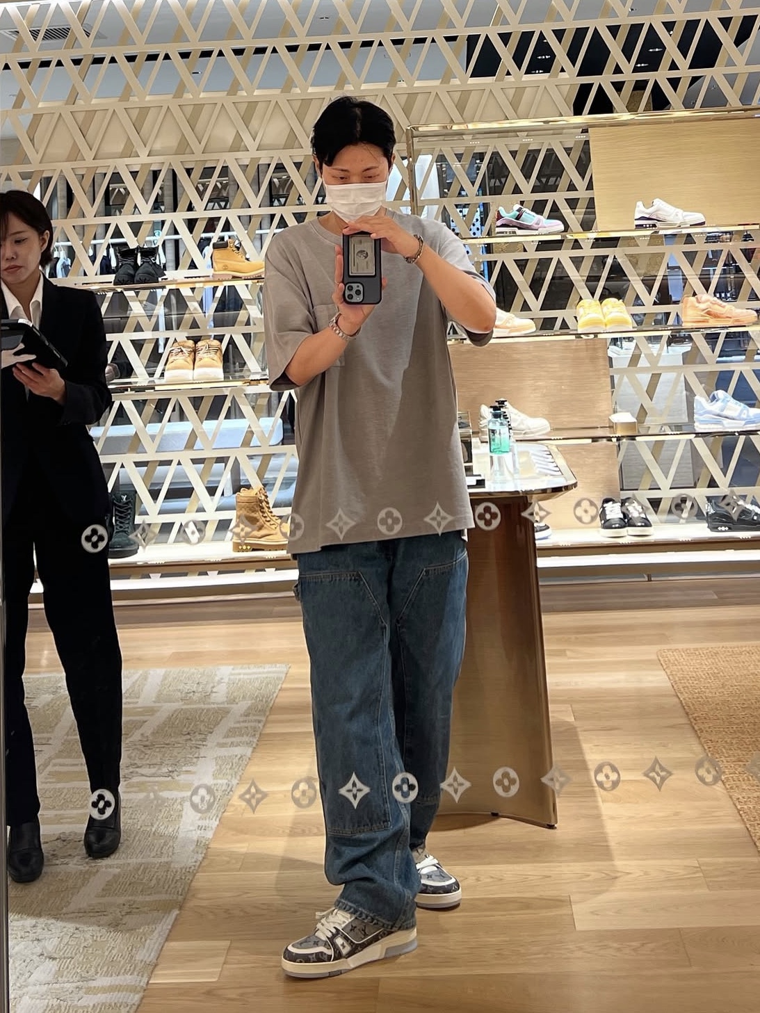 Kith Quinn T-Shirt Morph, Supreme Double Knee Painter Pant Washed Indigo - 24SS 착용 스타일