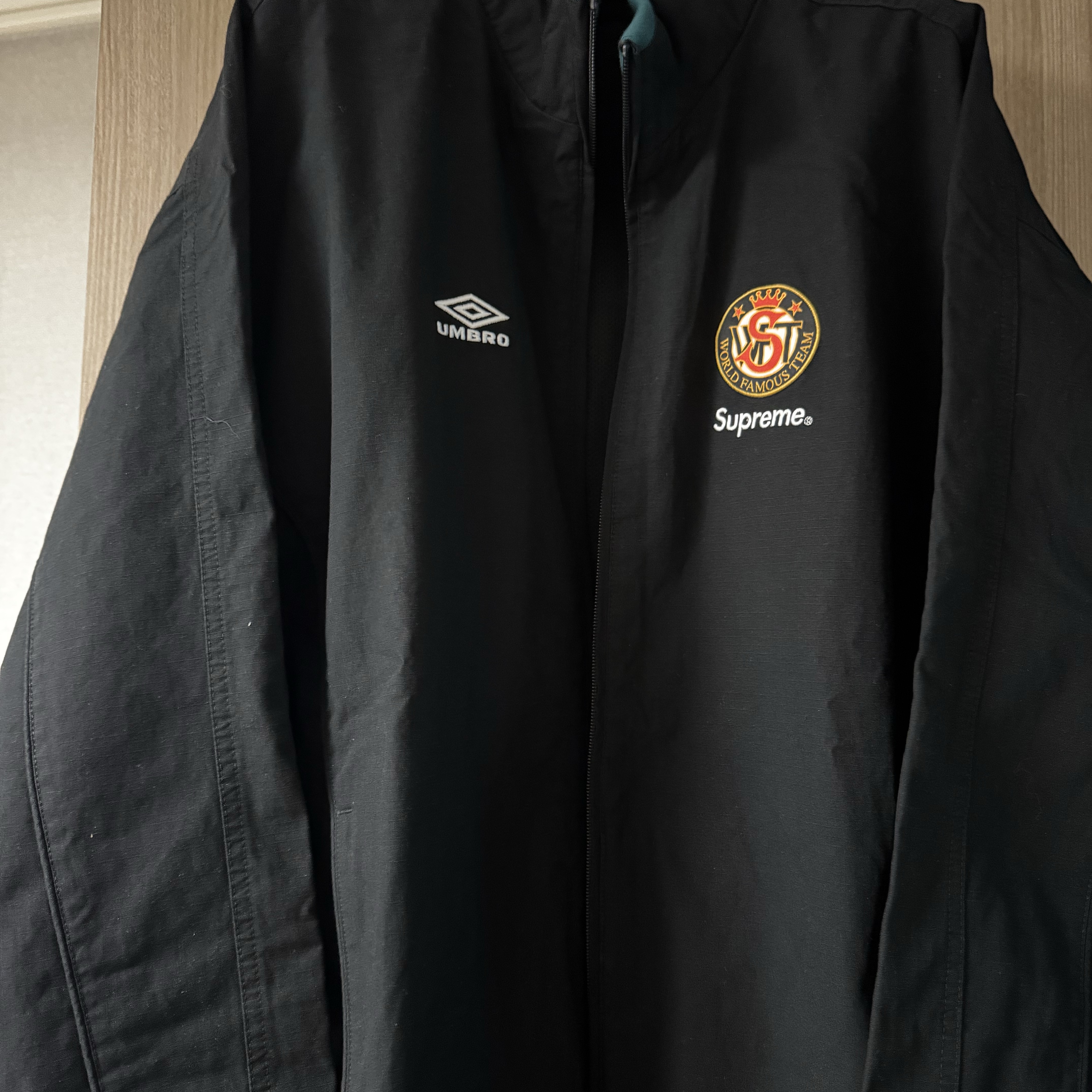 Supreme x Umbro Cotton Ripstop Track Jacket Black - 23FW 착용 스타일