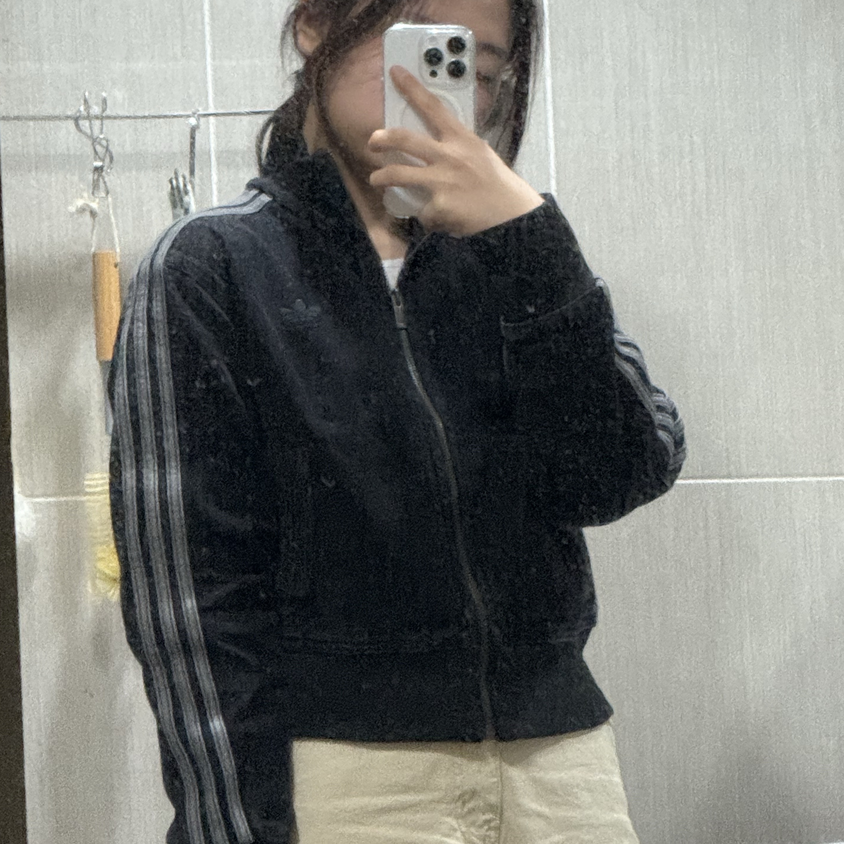 (W) 아디다스 아디컬러 데님 트랙탑 트루 블랙 데님 - KR 사이즈 착용 스타일