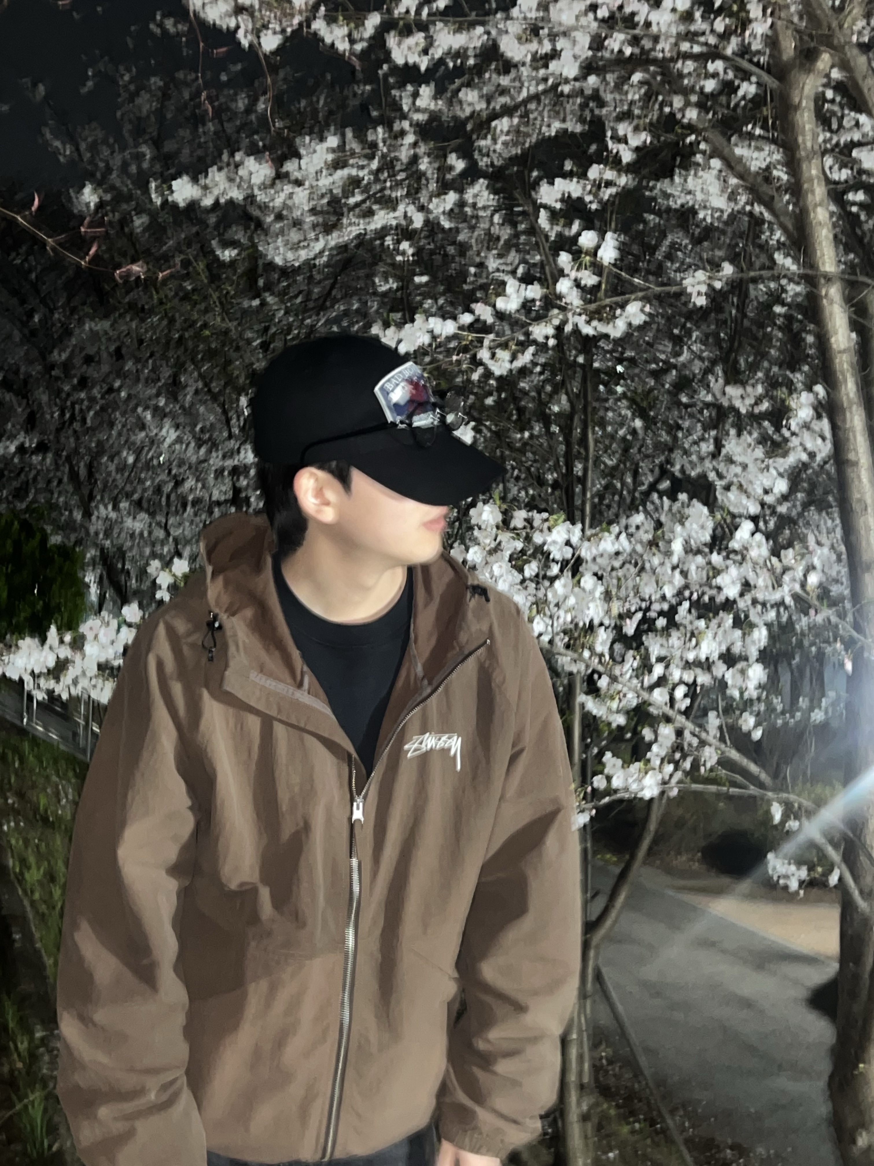 스투시 웨이브 다이 비치 쉘 자켓 커피 착용 스타일 - 1