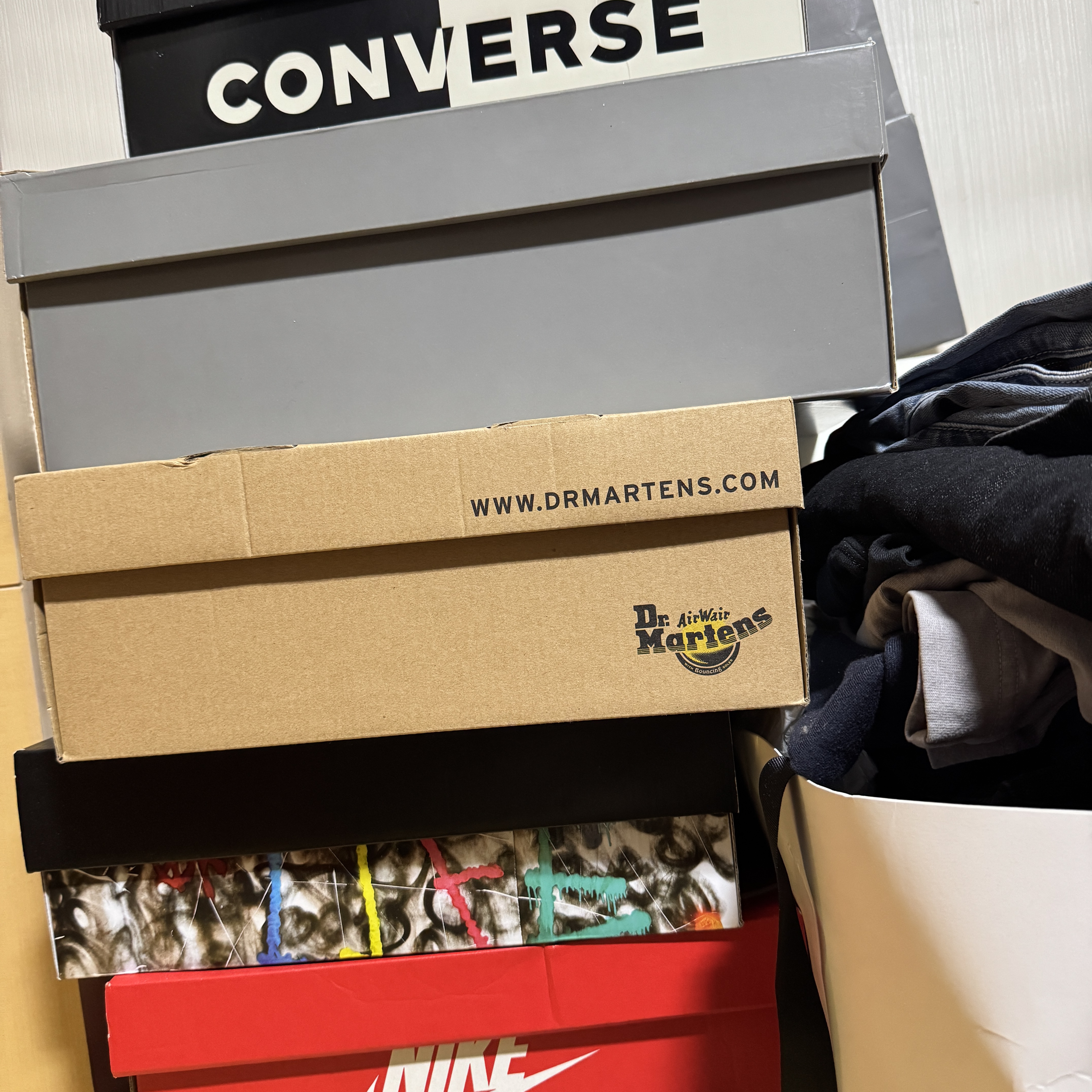 Nike Cortez Varsity Red White & Blue, Nike x Peaceminusone Air Force 1 Low Para-Noise 3.0 Black and Multicolor 착용 스타일