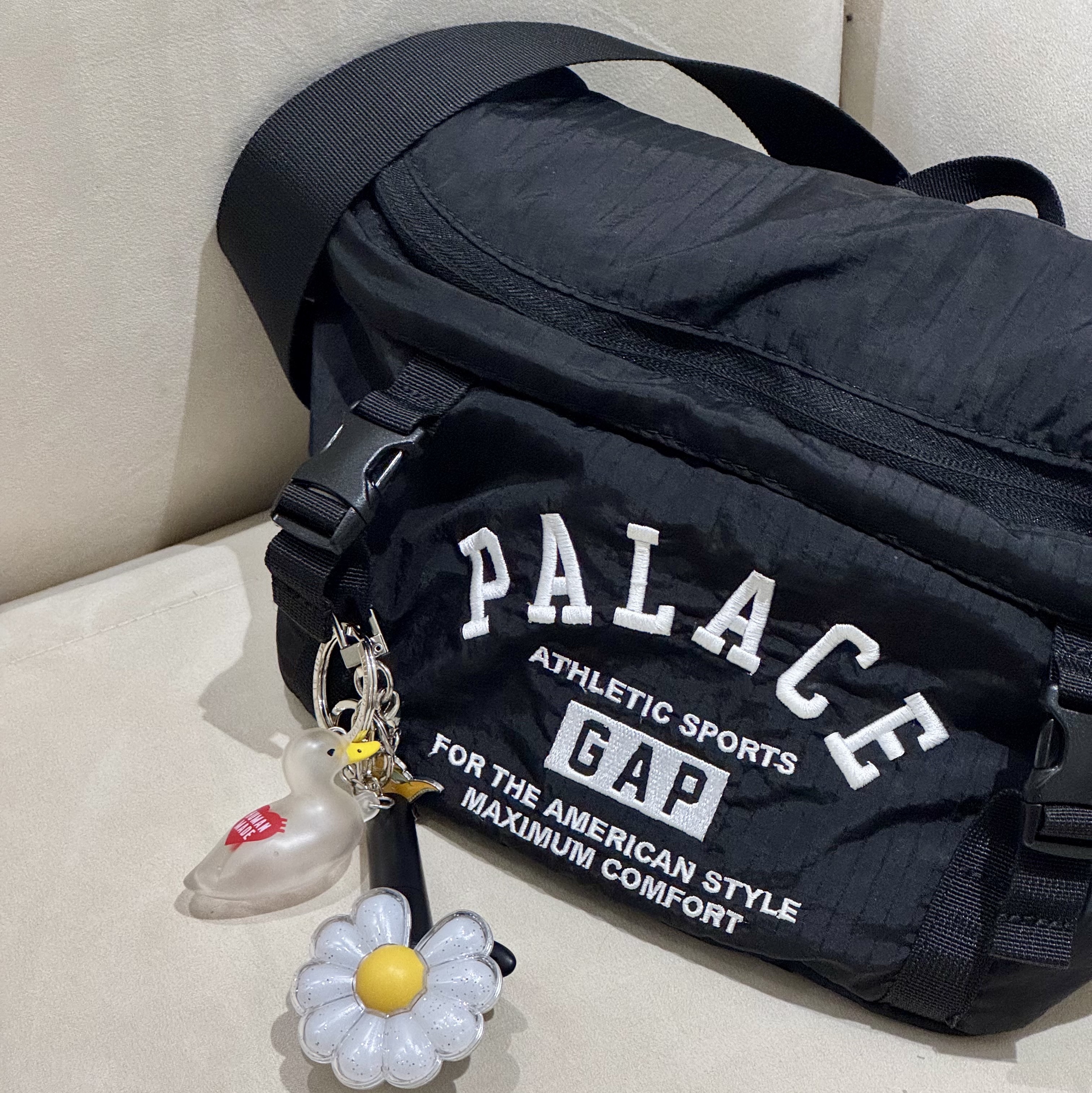 팔라스 x 갭 백팩 블랙 - 24SS | Palace | KREAM