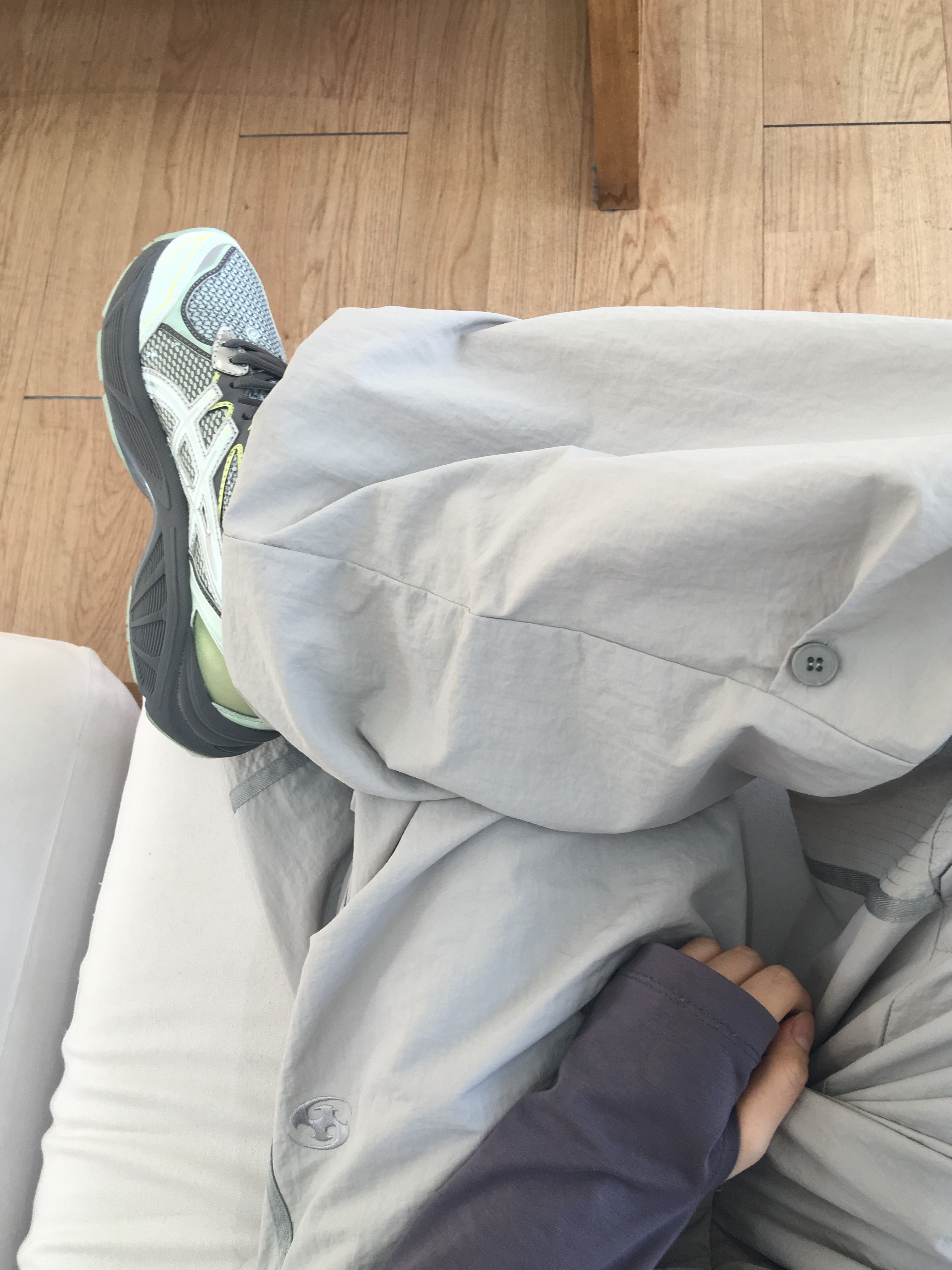 Asics UB6-S GT-2160 Arctic Blue Carbon, Sansan Gear Taped Button Pants Light Grey 착용 스타일 - 2