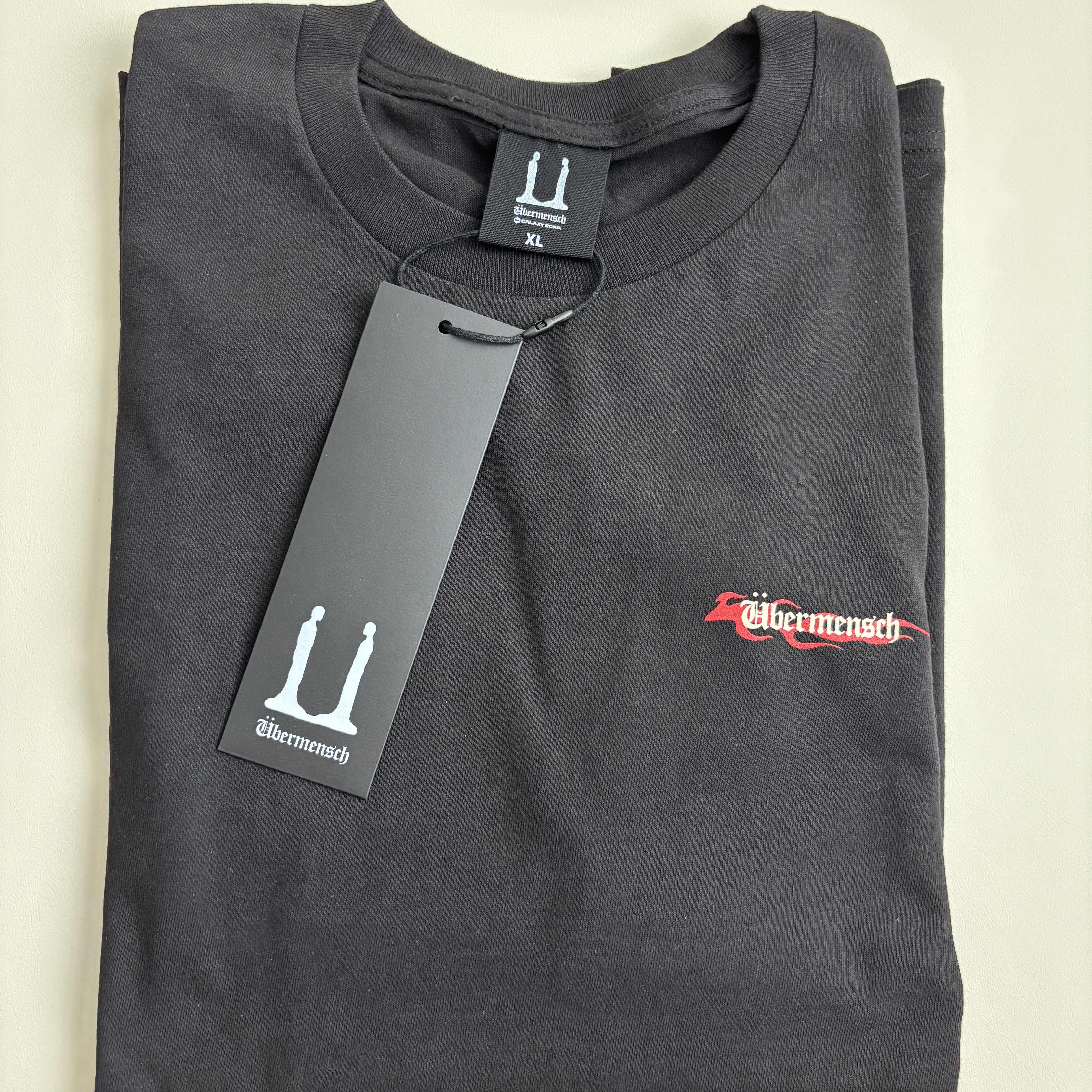 G-DRAGON Ubermensch Long Sleeve T-Shirt Black 착용 스타일 - 2