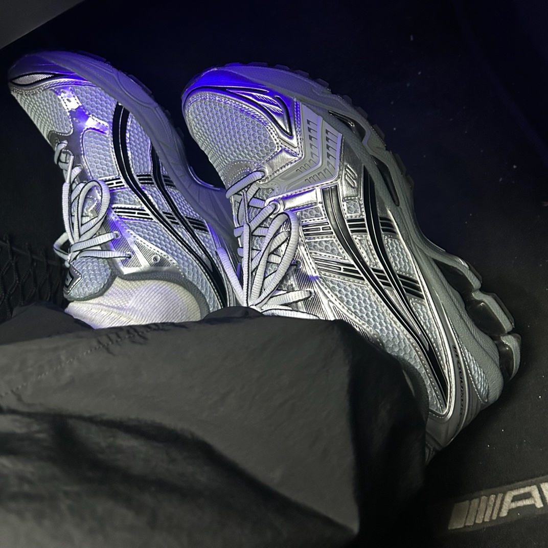 Asics x Urban Research Gel-Kayano 14 Pure Silver Black 착용 스타일 - 2