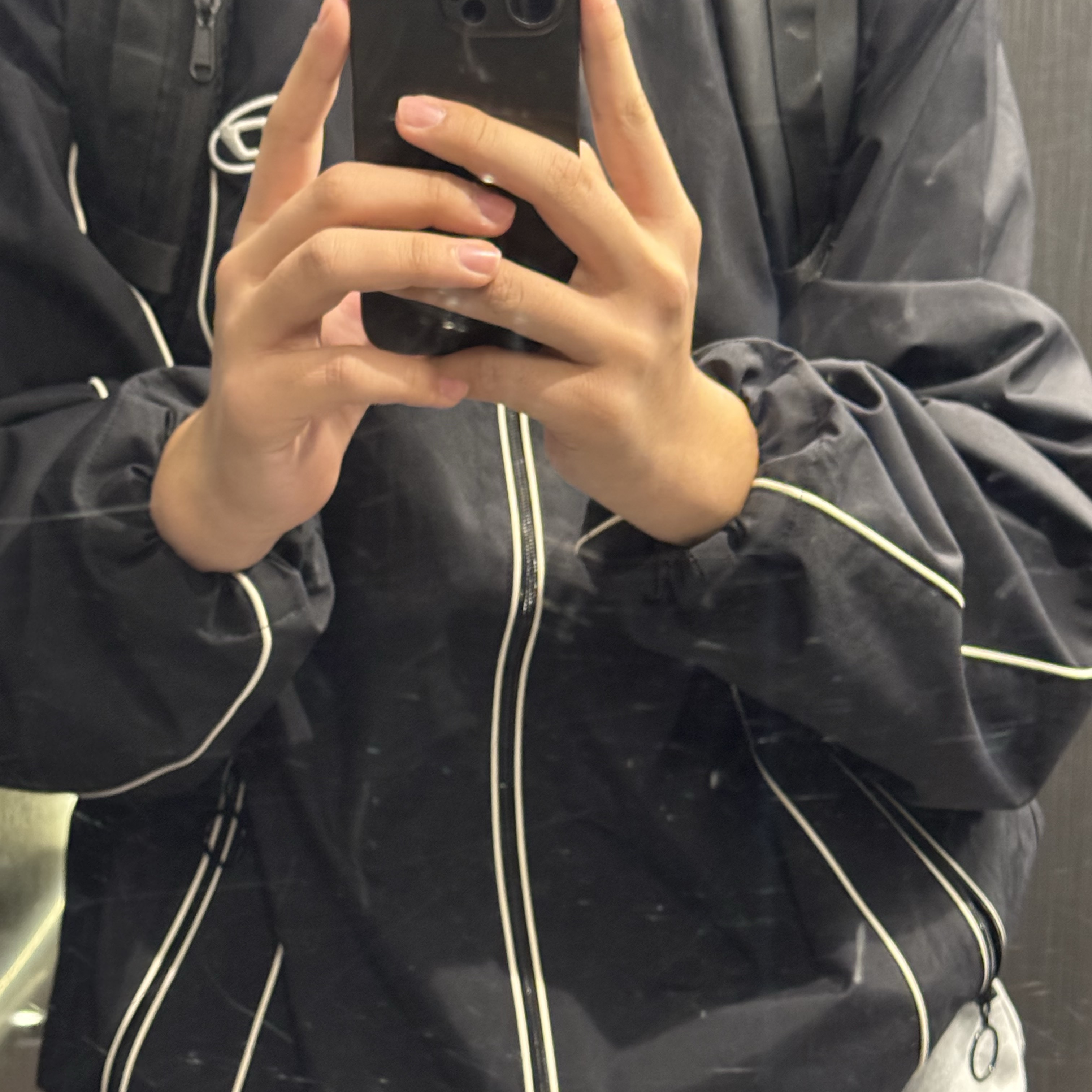 Diesel J-Hives Windbreaker with Contrast Piping Black 착용 스타일