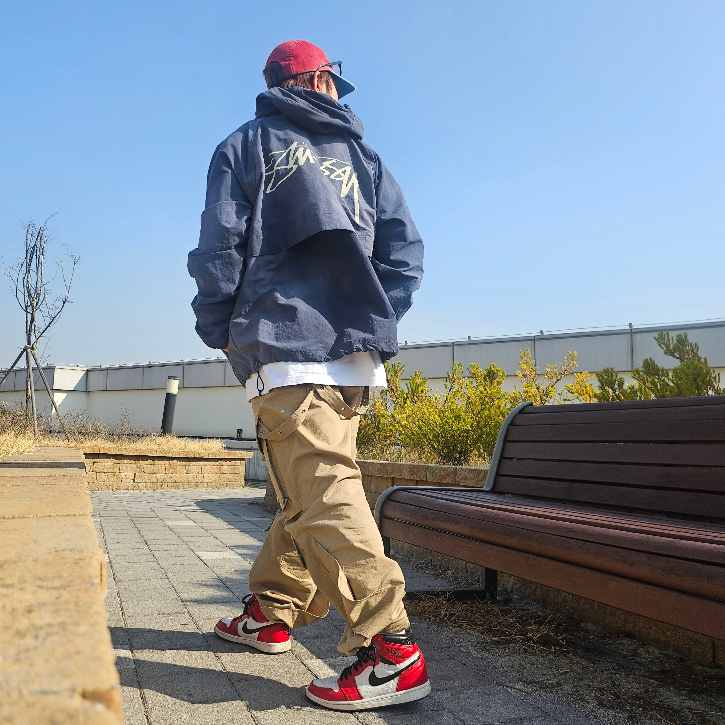 Stussy Wave Dye Beach Shell Jacket Navy, Supreme Pigment 2-Tone Camp Cap Red - 24SS 착용 스타일 - 2