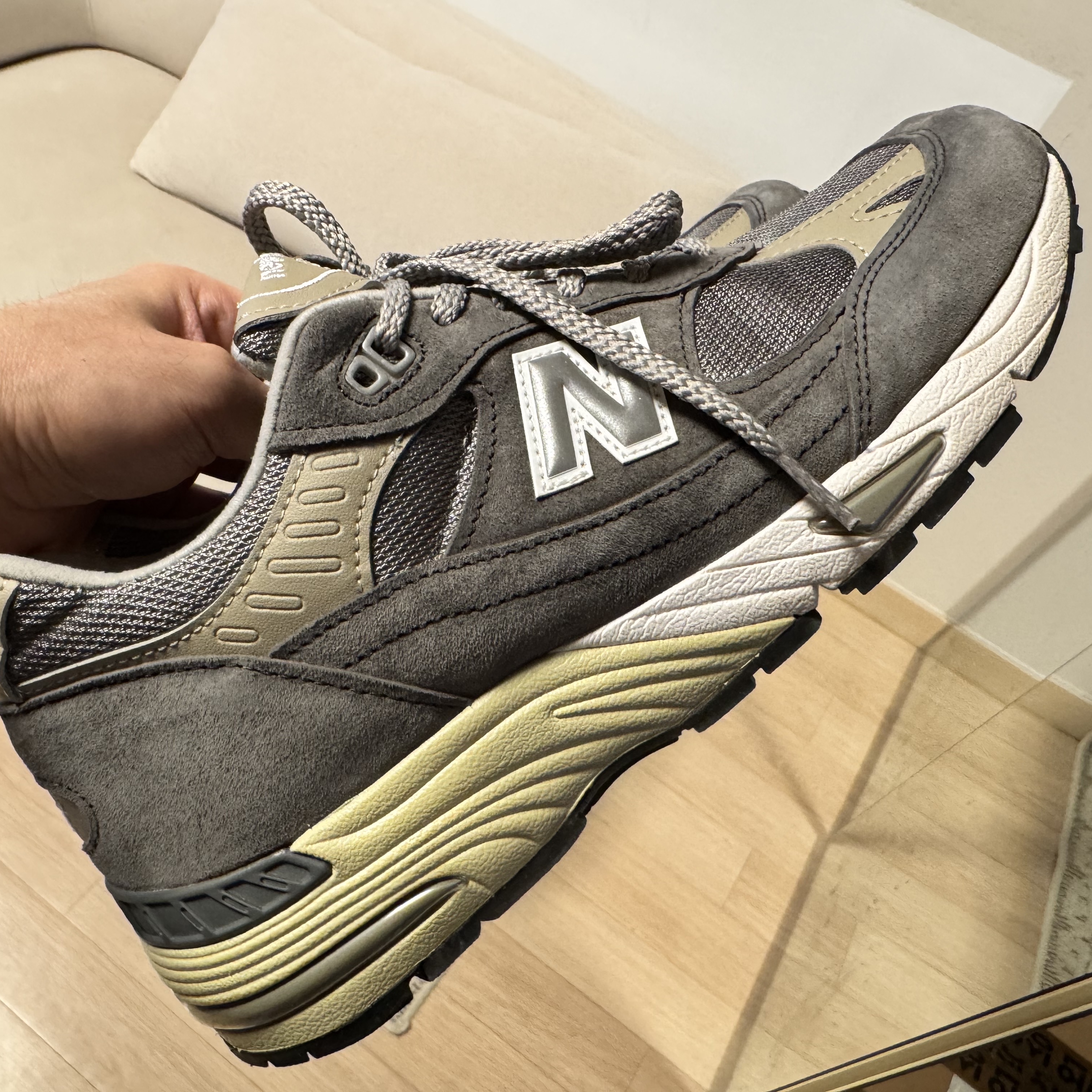 New Balance 991 Made in UK 40th Anniversary Grey 착용 스타일