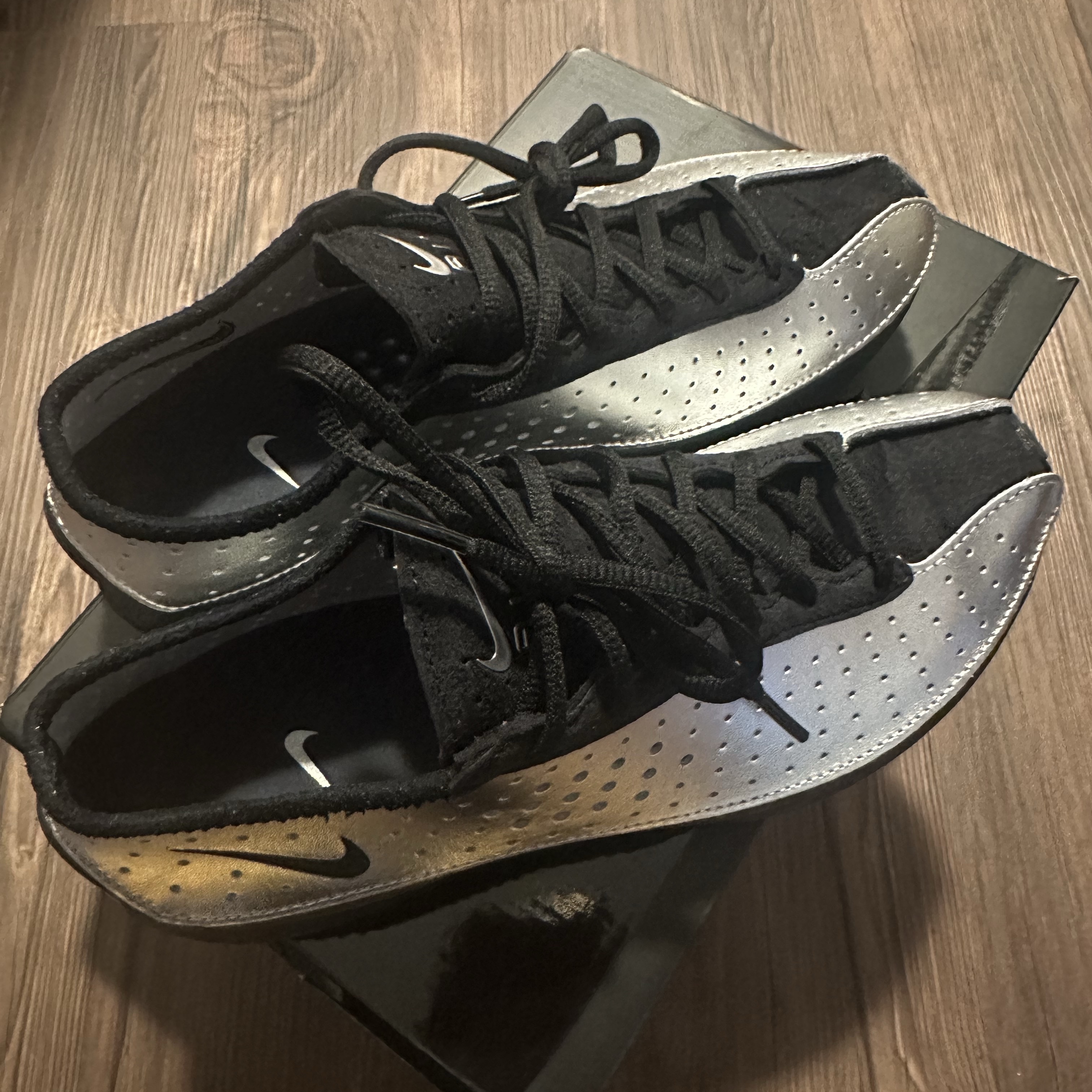 (W) Nike Air Superfly Metallic Silver and Black 착용 스타일