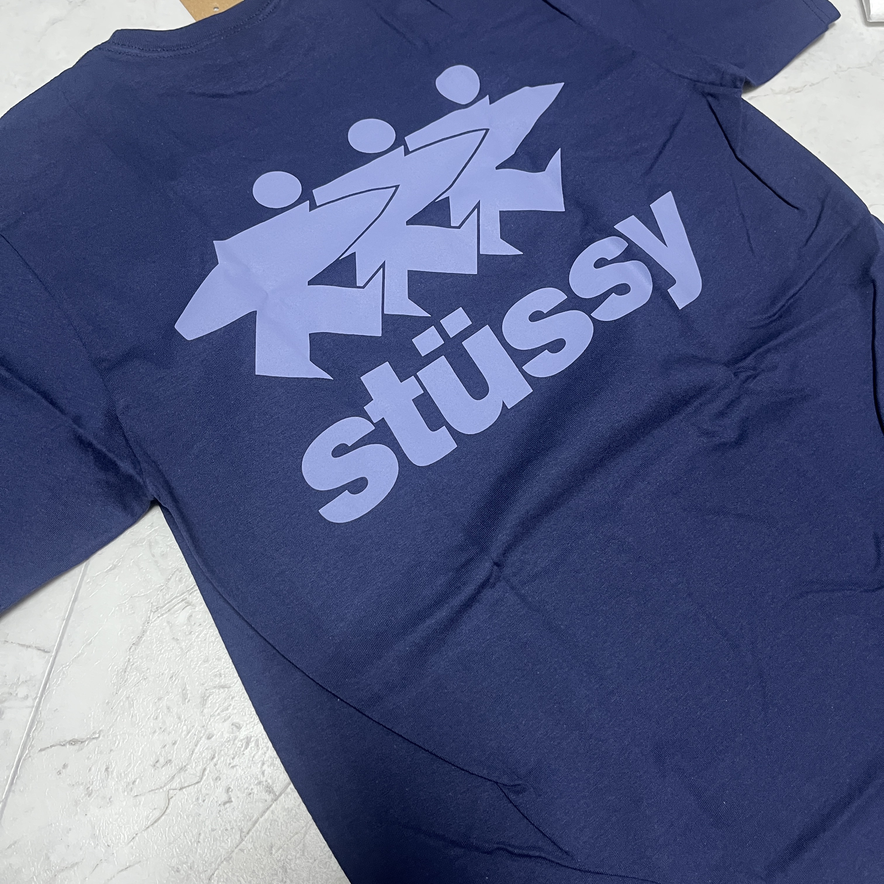 Stussy Surfwalk T-Shirt Navy 착용 스타일
