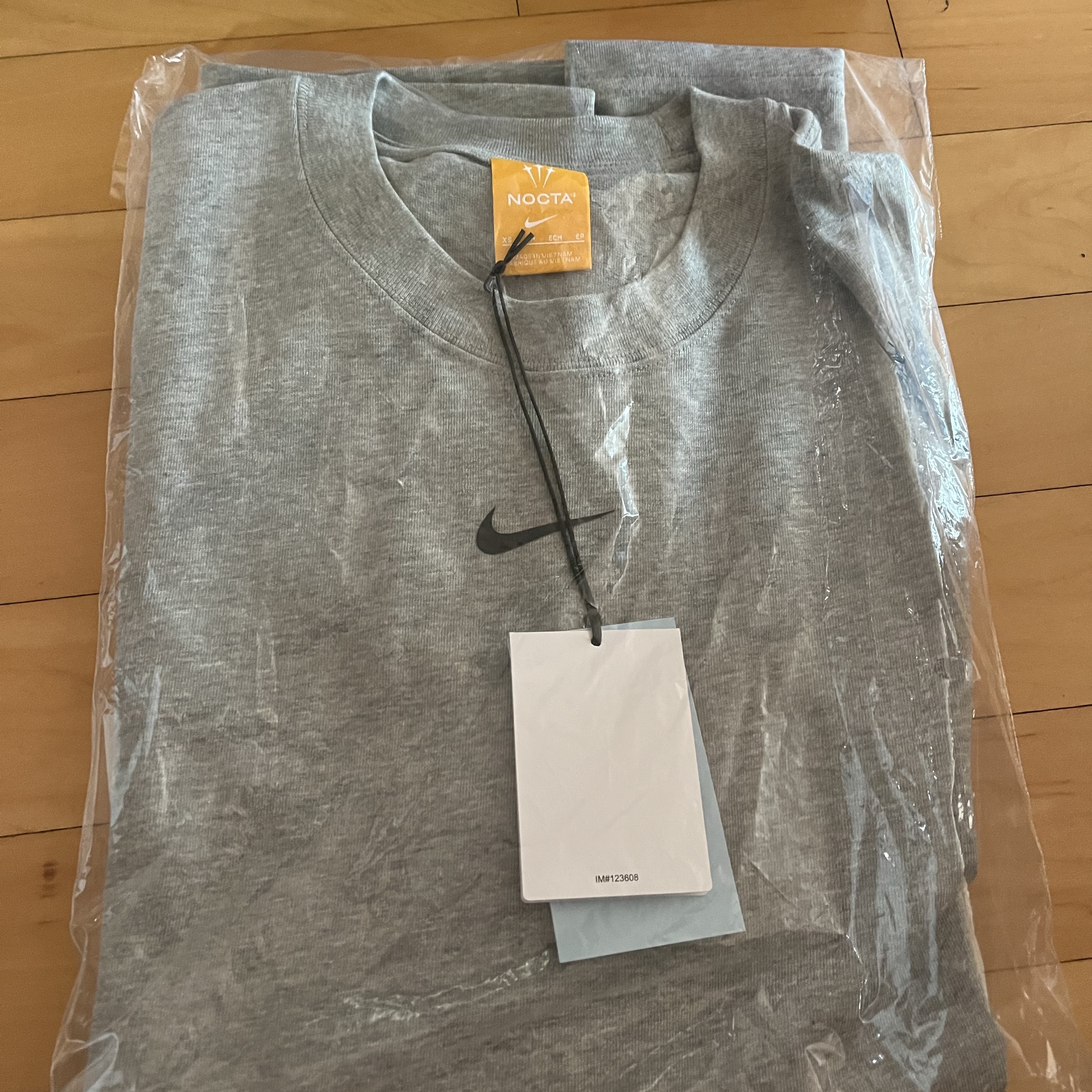 Nike x Drake Nocta Max 90 T-Shirt Dark Heather Grey (FN7663-063) 착용 스타일