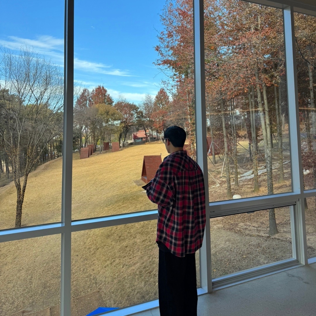 Juun.J Overfit Classic Check Shirt Red - 24FW 착용 스타일
